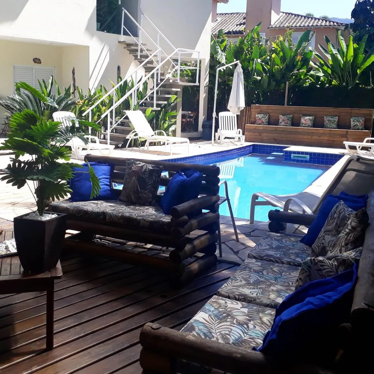Swimming pool in Mares de Camburizinho