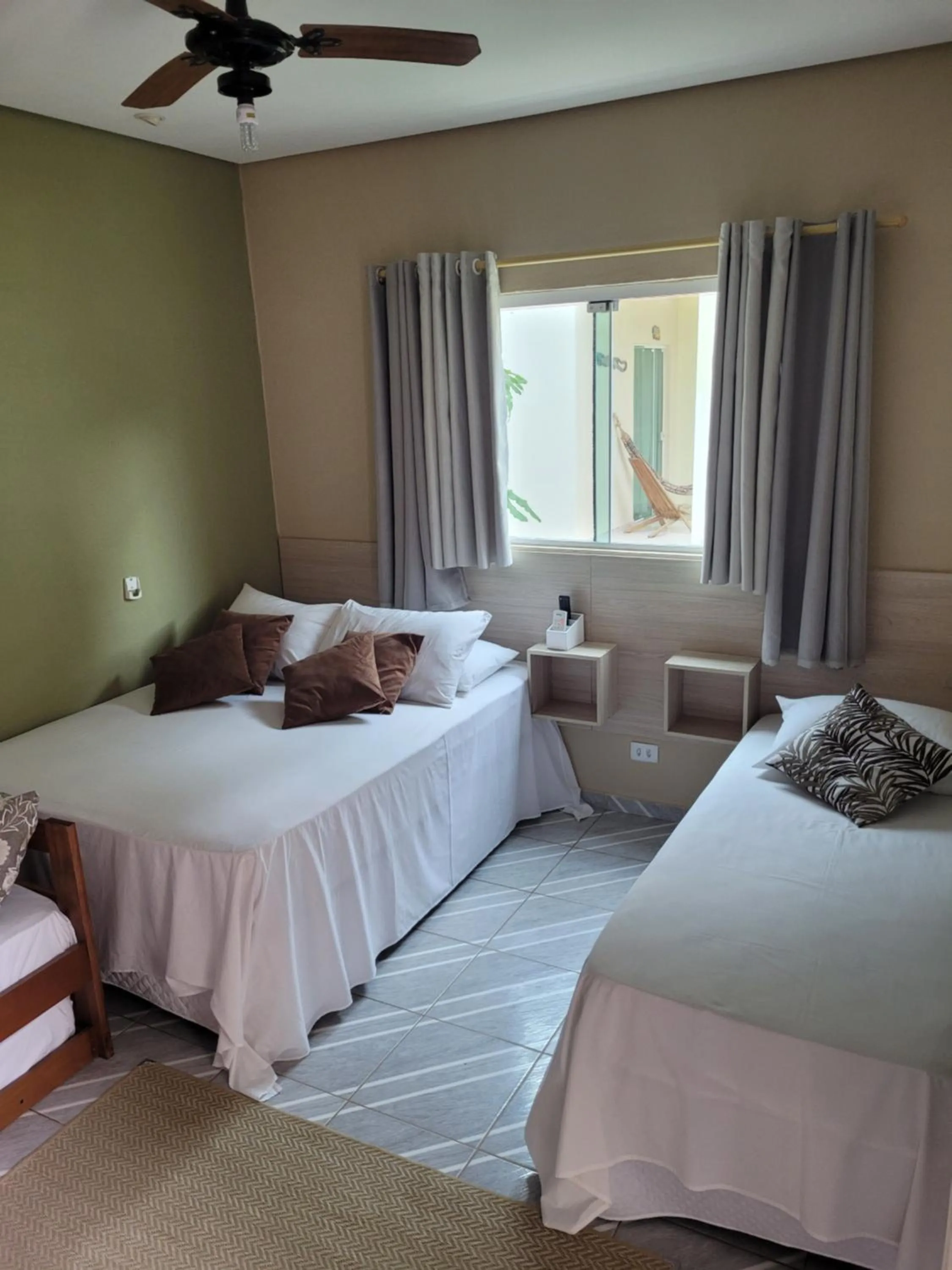 Bed in Mares de Camburizinho