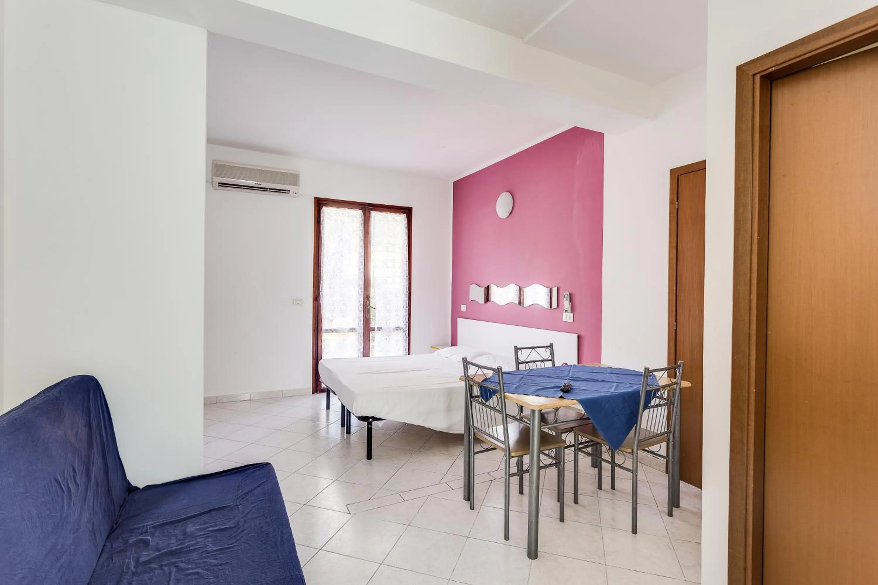 Bedroom in Residence Blu Marlin Natural free beach