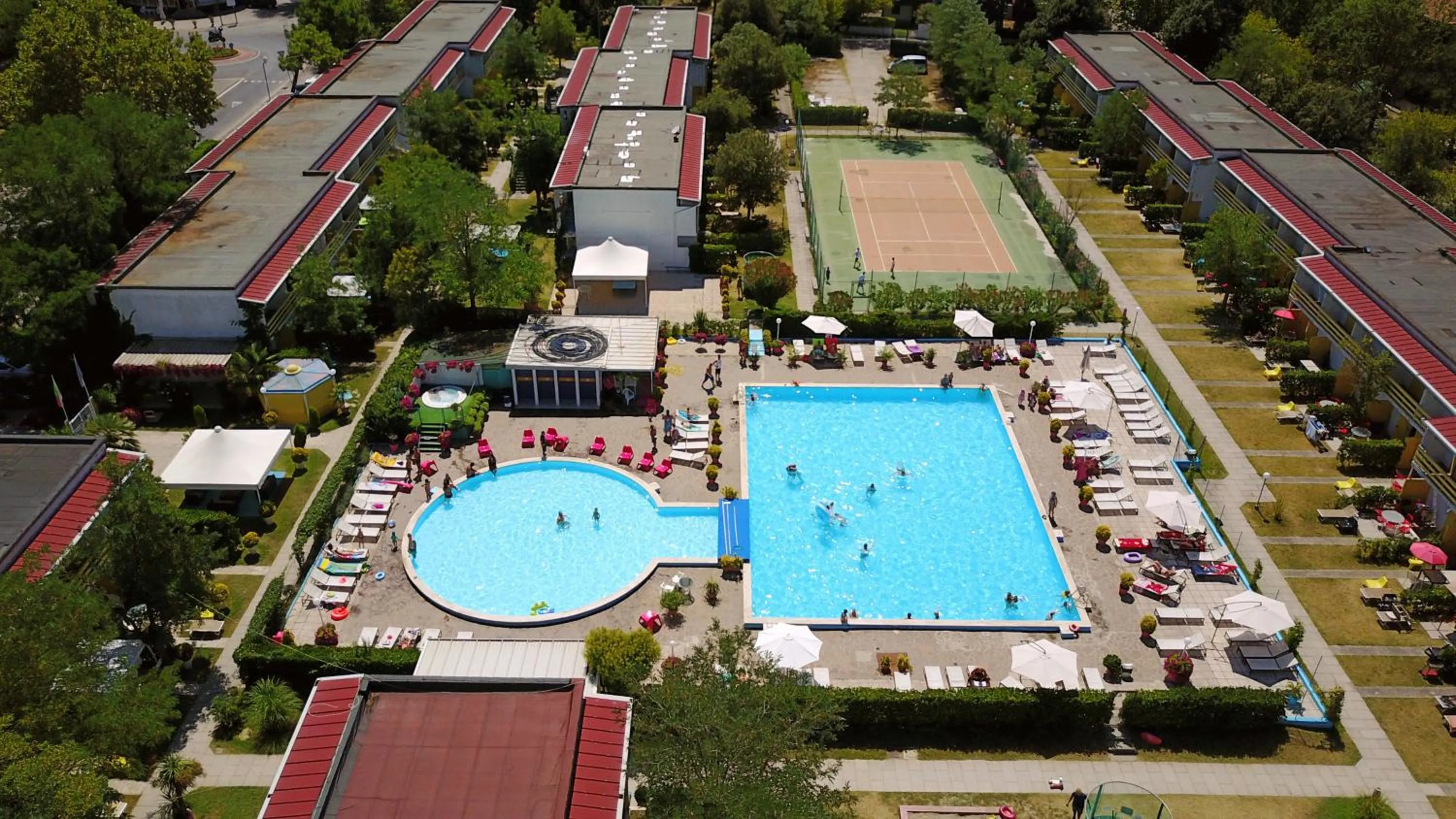 Swimming pool in Residence Blu Marlin Natural free beach