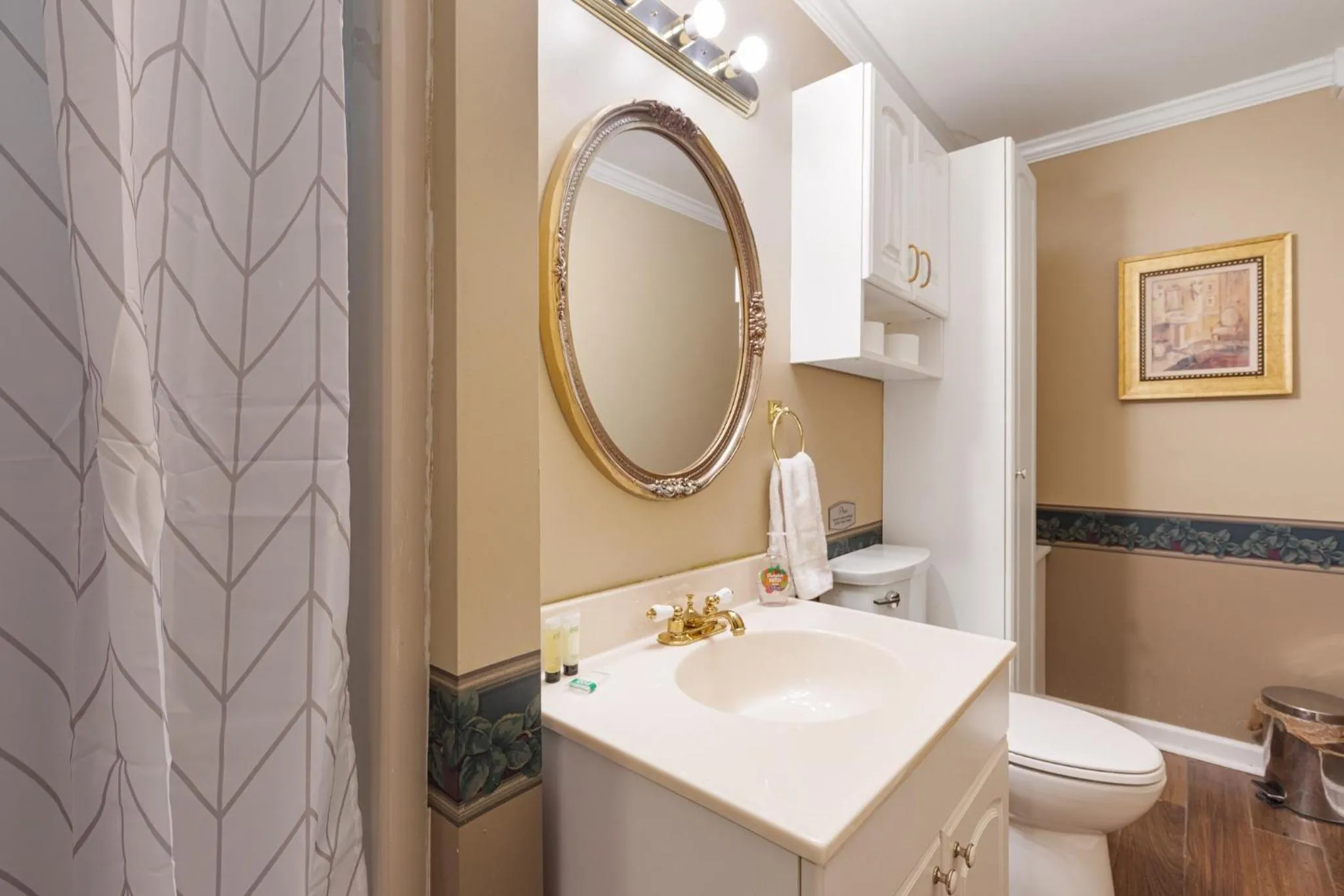 Bathroom in Brenda Lee History 2BR Villa Pool Hot Tub