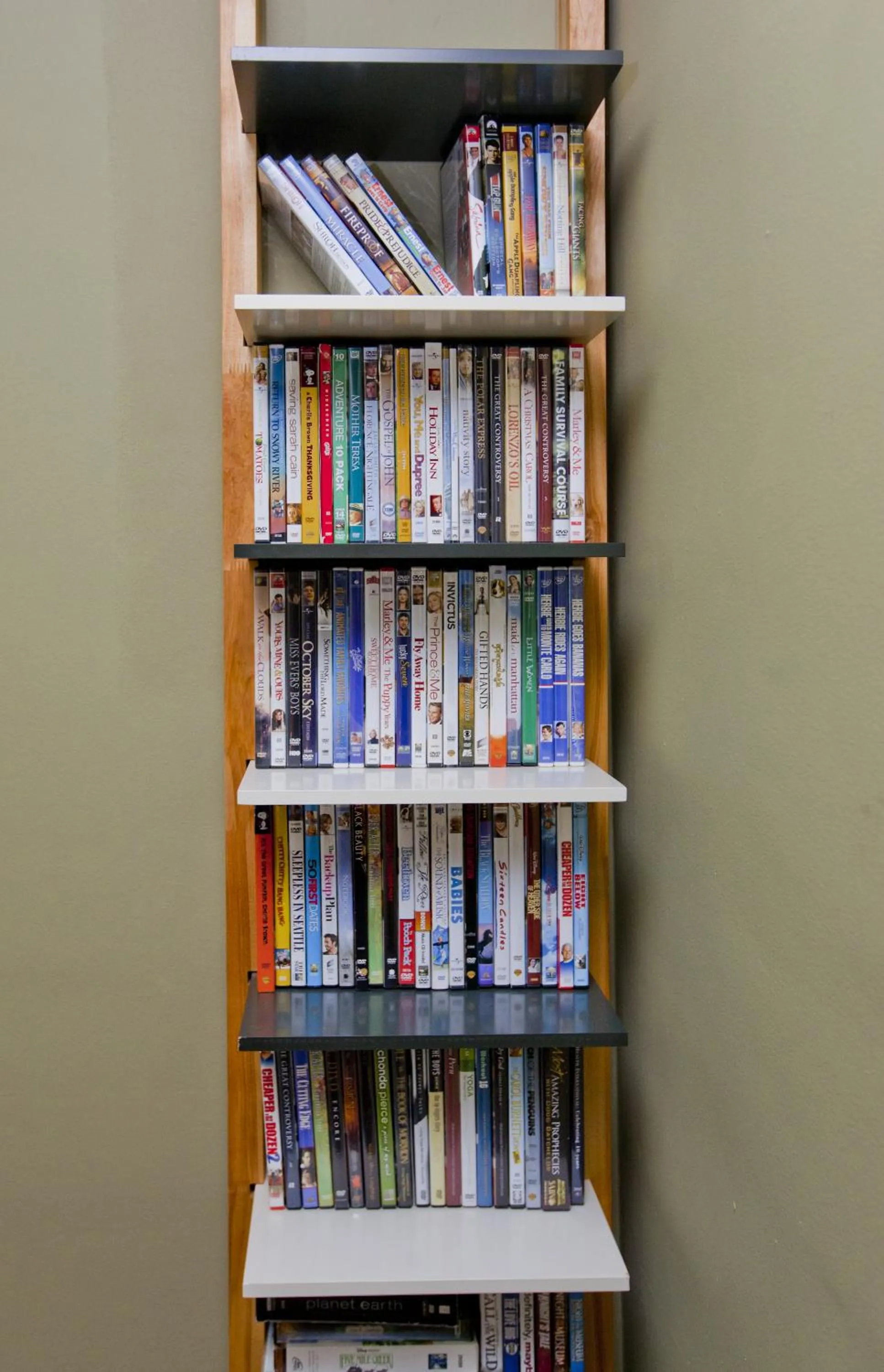 Communal lounge/ TV room in Brenda Lee History 2BR Villa Pool Hot Tub