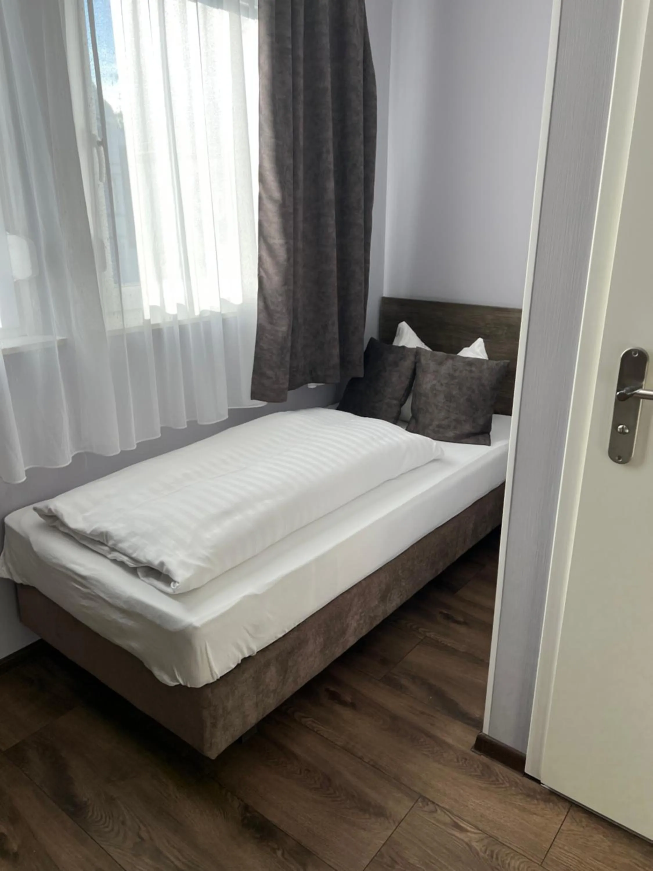 Bed in Hotel Restaurant Mirena