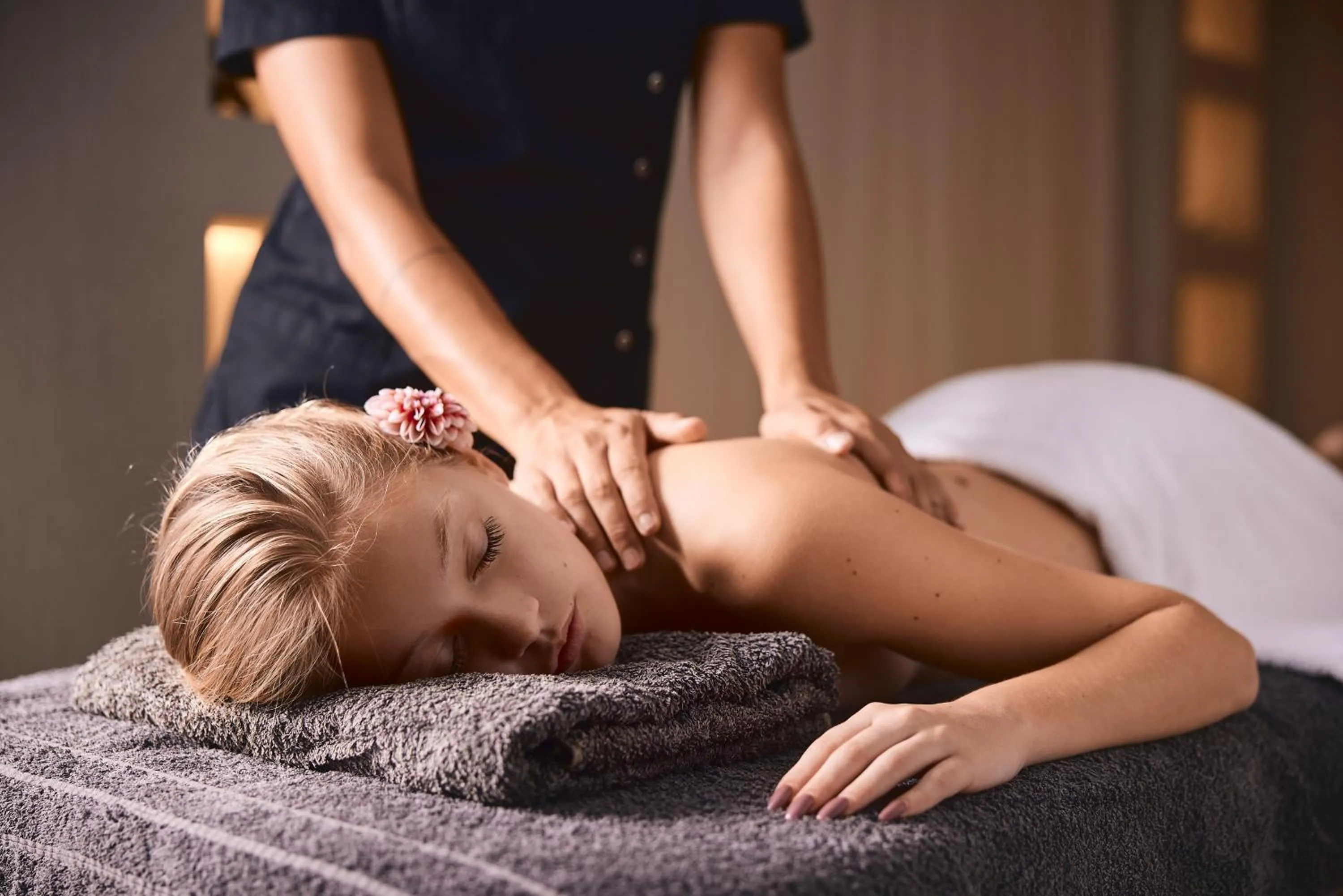 Massage in Garifalakis Comfort Rooms