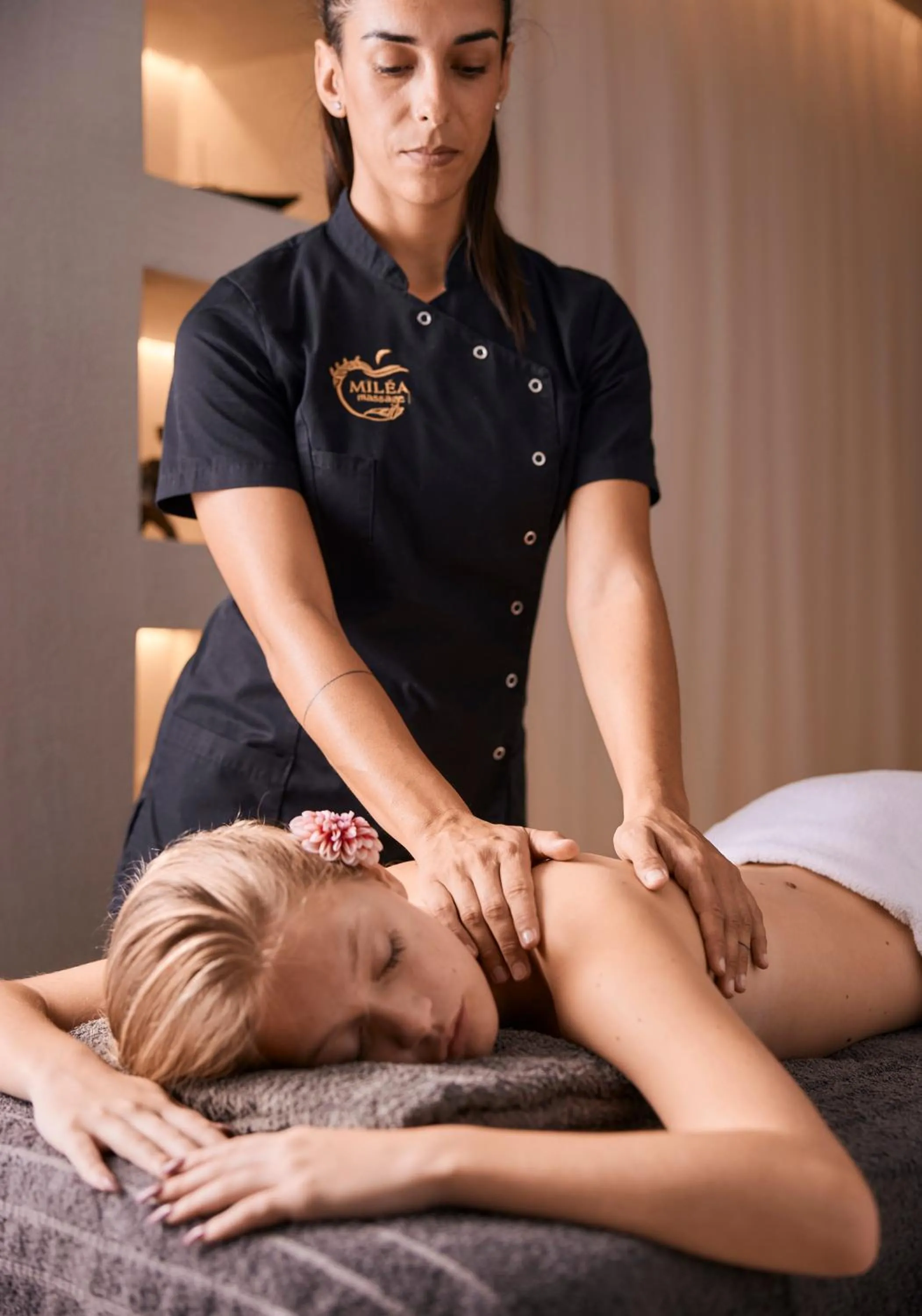 Massage in Garifalakis Comfort Rooms