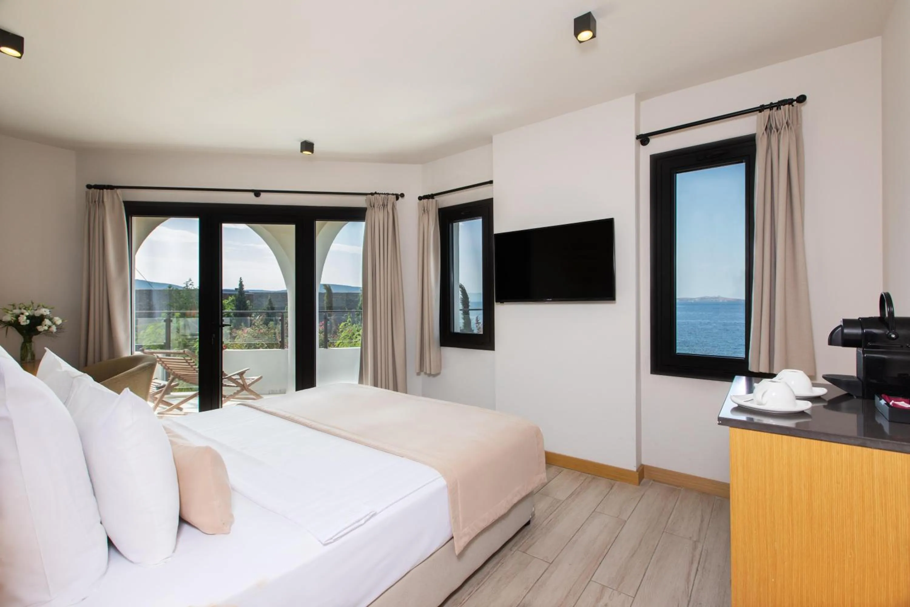 Photo of the whole room in Senses Hotel - Adults Only