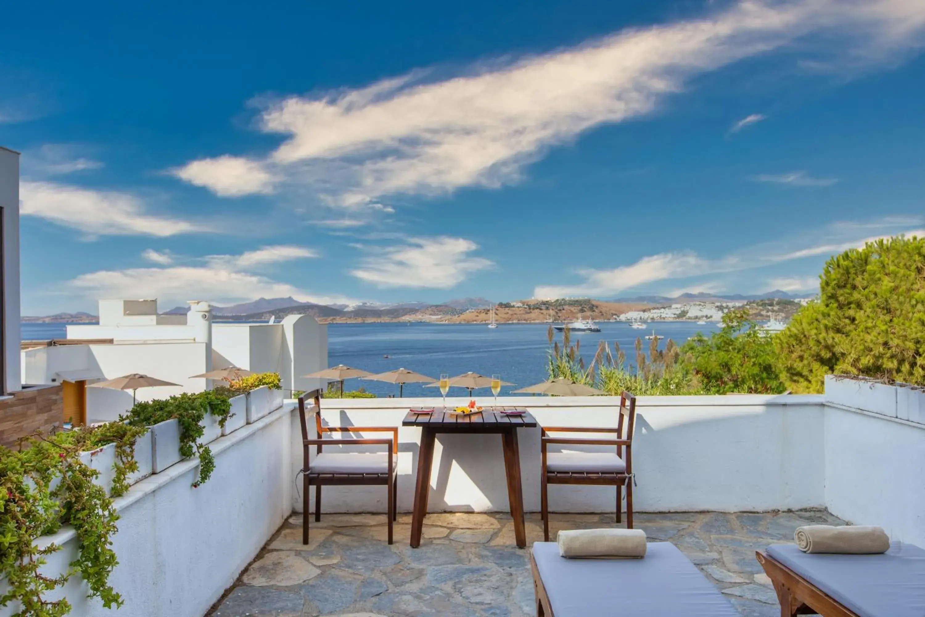 Deluxe Double Room with Sea View and Terrace in Senses Hotel - Adults Only Deluxe Double Room with Sea View and Terrace in Senses Hotel - Adults Only