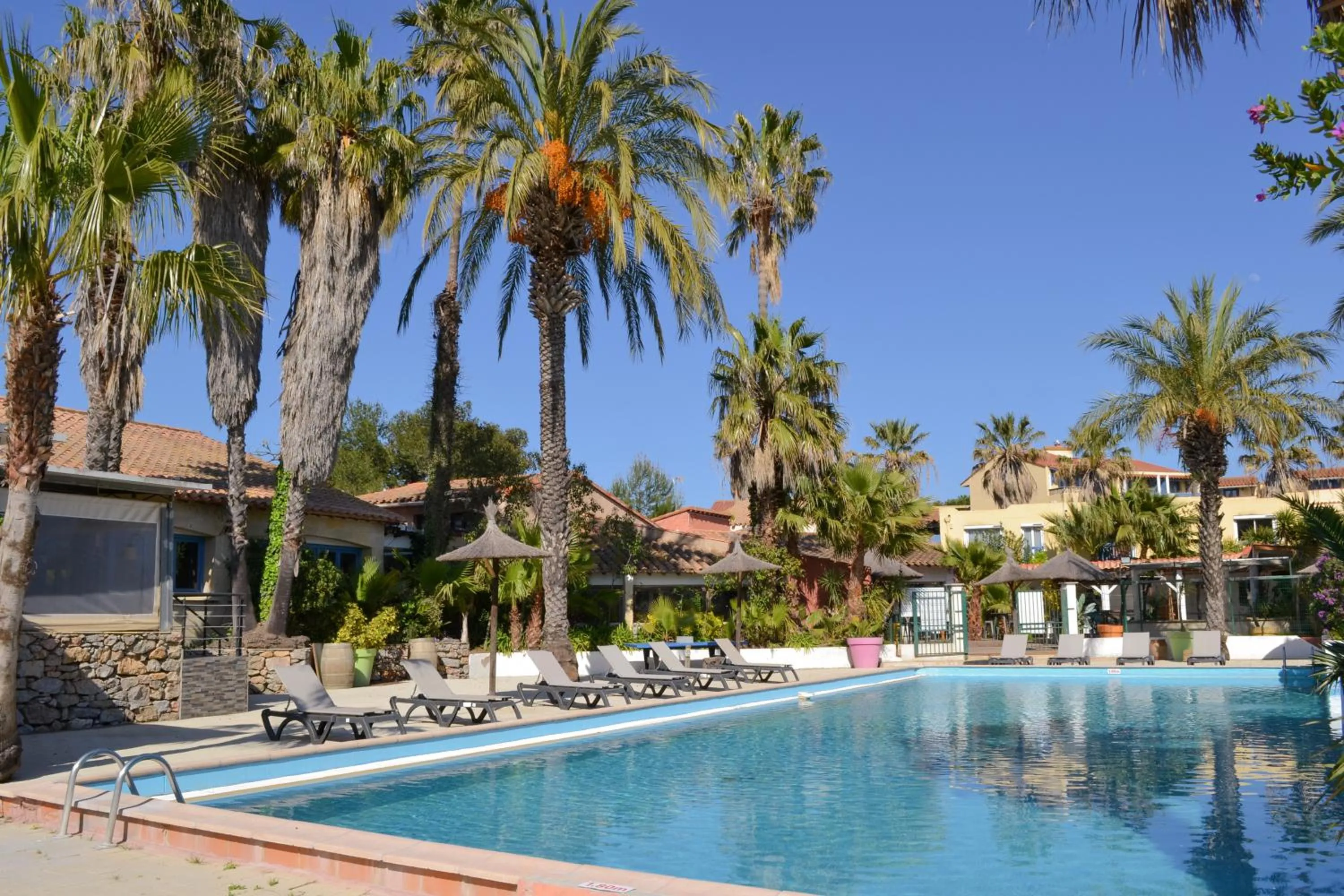 Restaurant/places to eat in Malibu Village