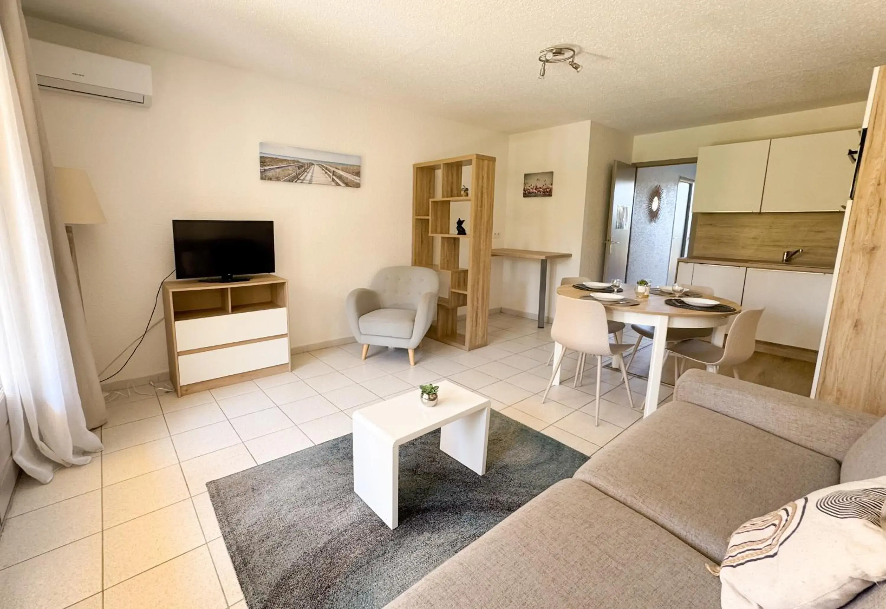 One-Bedroom Apartment in Malibu Village One-Bedroom Apartment in Malibu Village