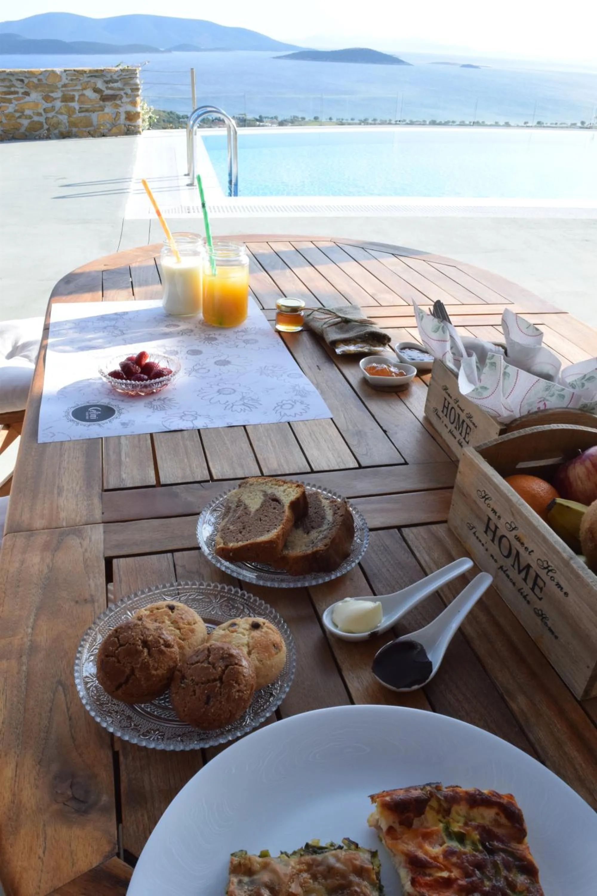 Day in Celini Suites Hotel