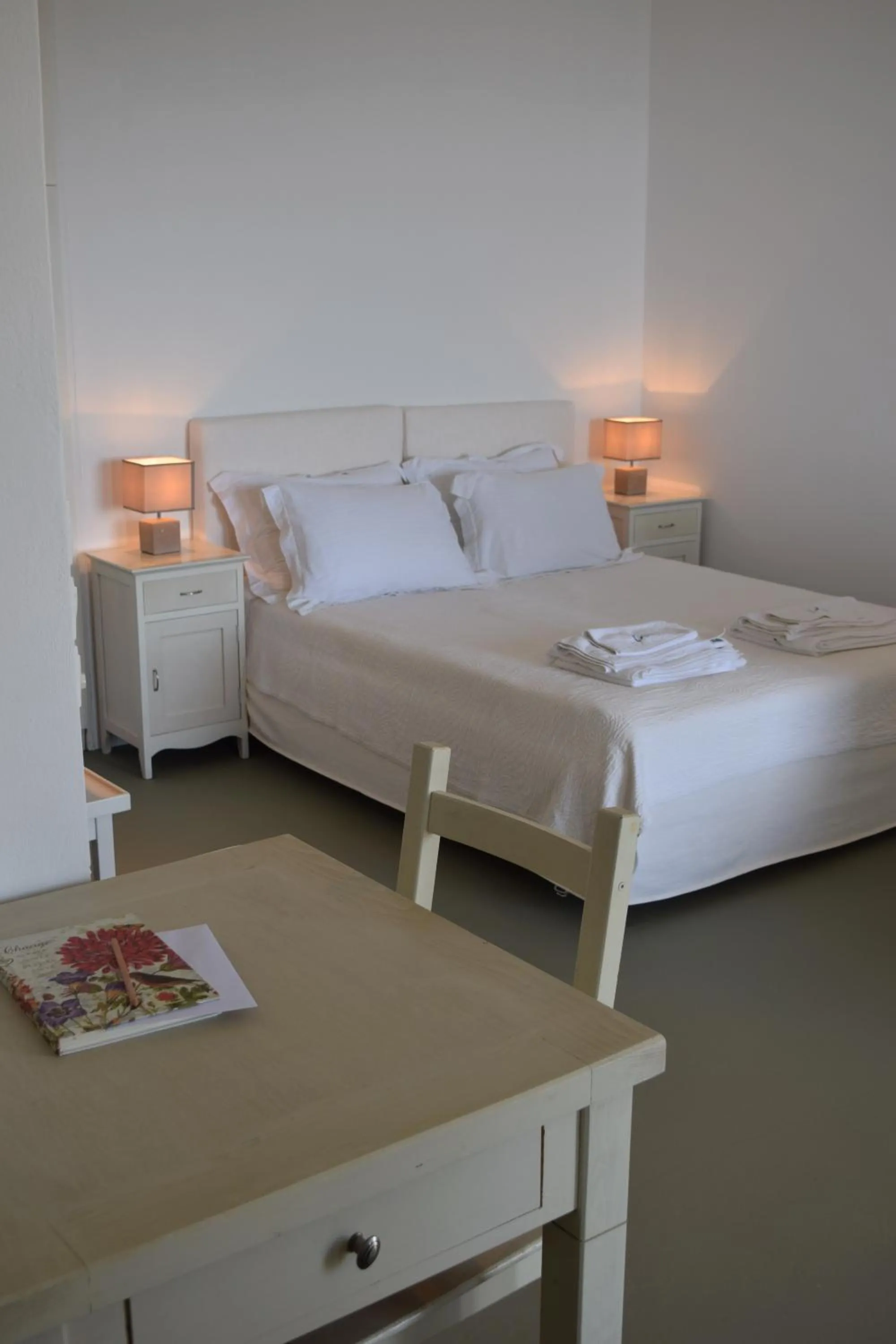 Photo of the whole room, Bed in Celini Suites Hotel