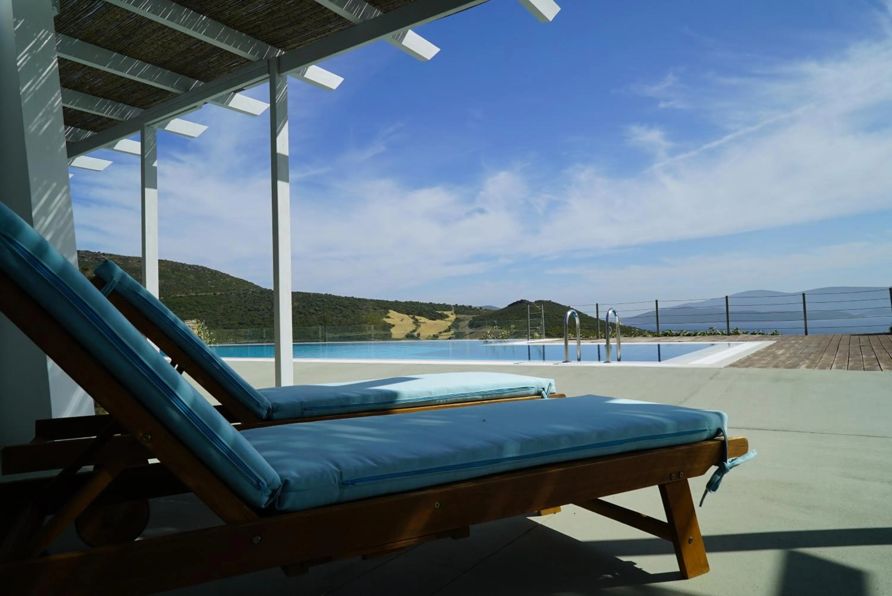 Day in Celini Suites Hotel