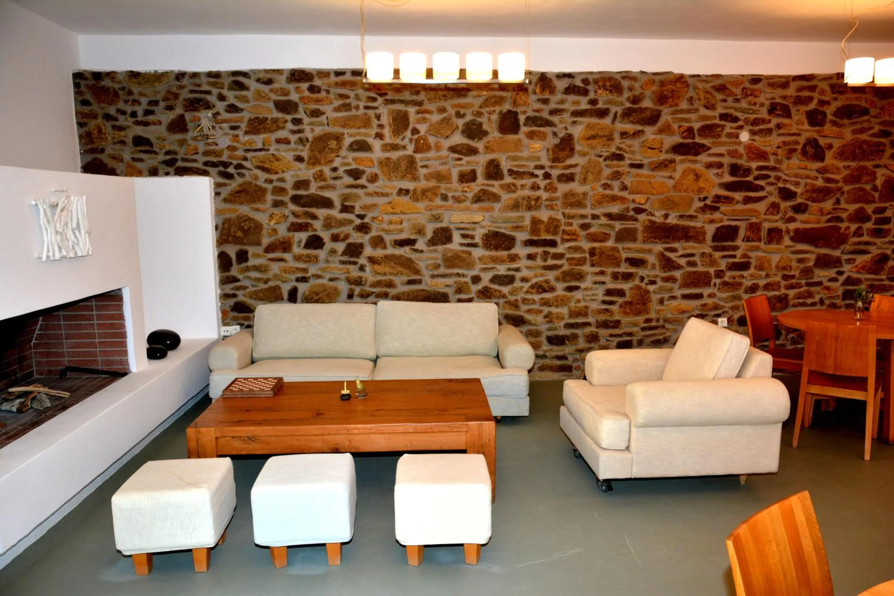 Communal lounge/ TV room in Celini Suites Hotel