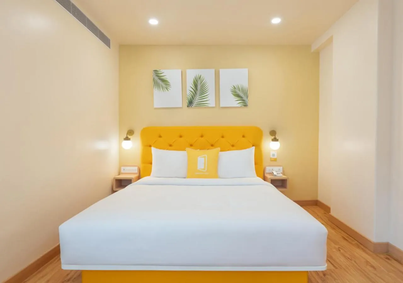 Bed in Bloom Hotel - DLF Road Gachibowli