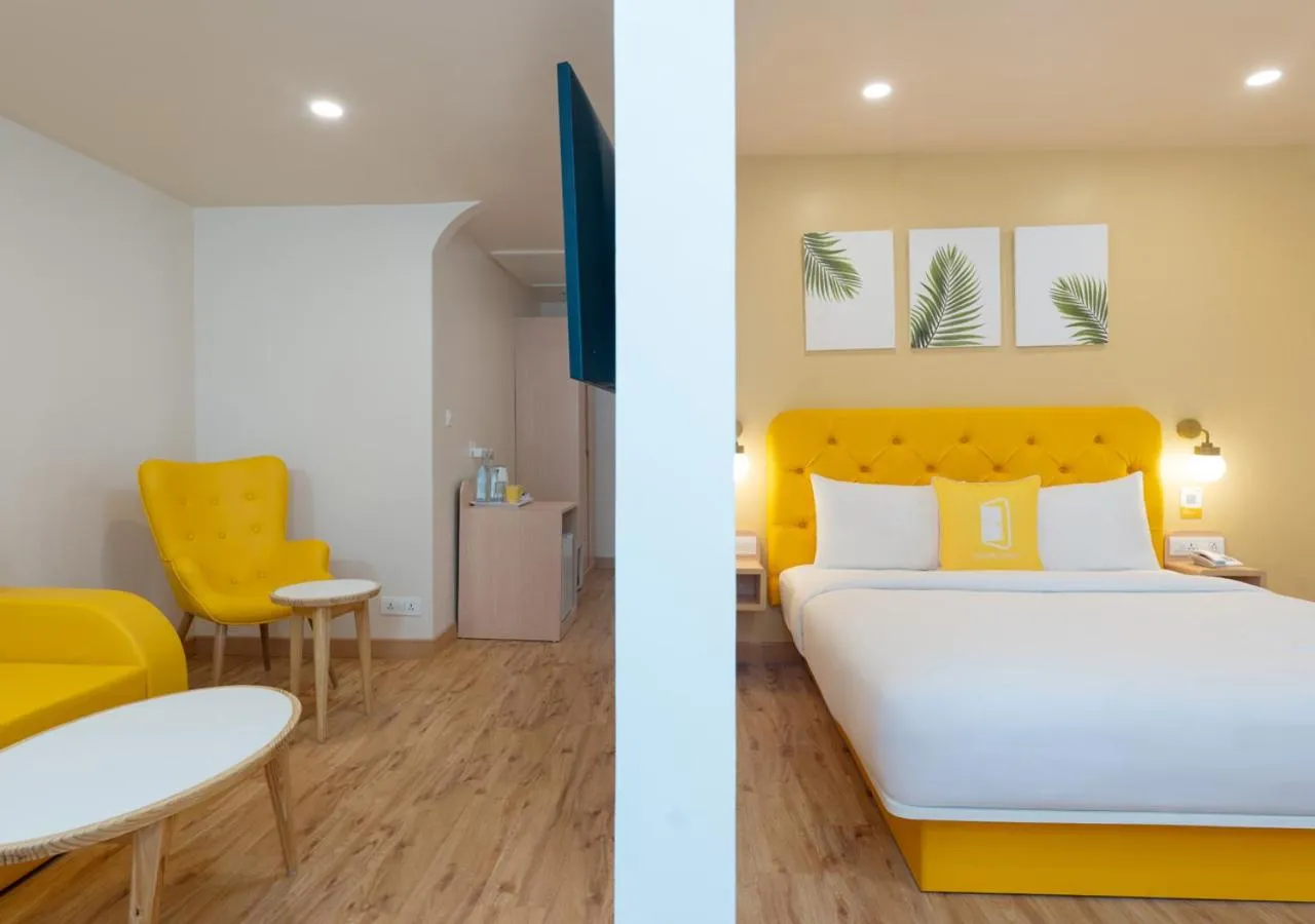 Bedroom, Bed in Bloom Hotel - DLF Road Gachibowli