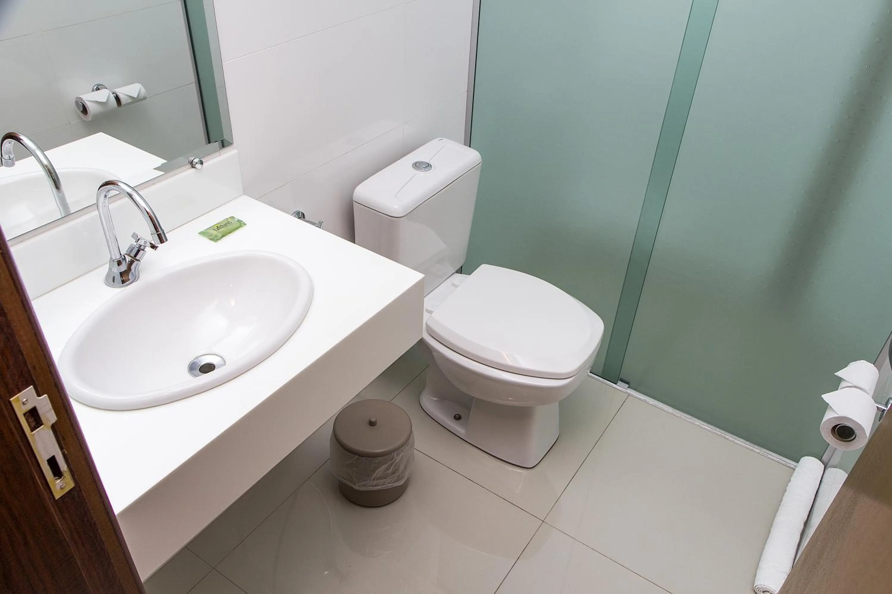 Bathroom in JP Palace Hotel