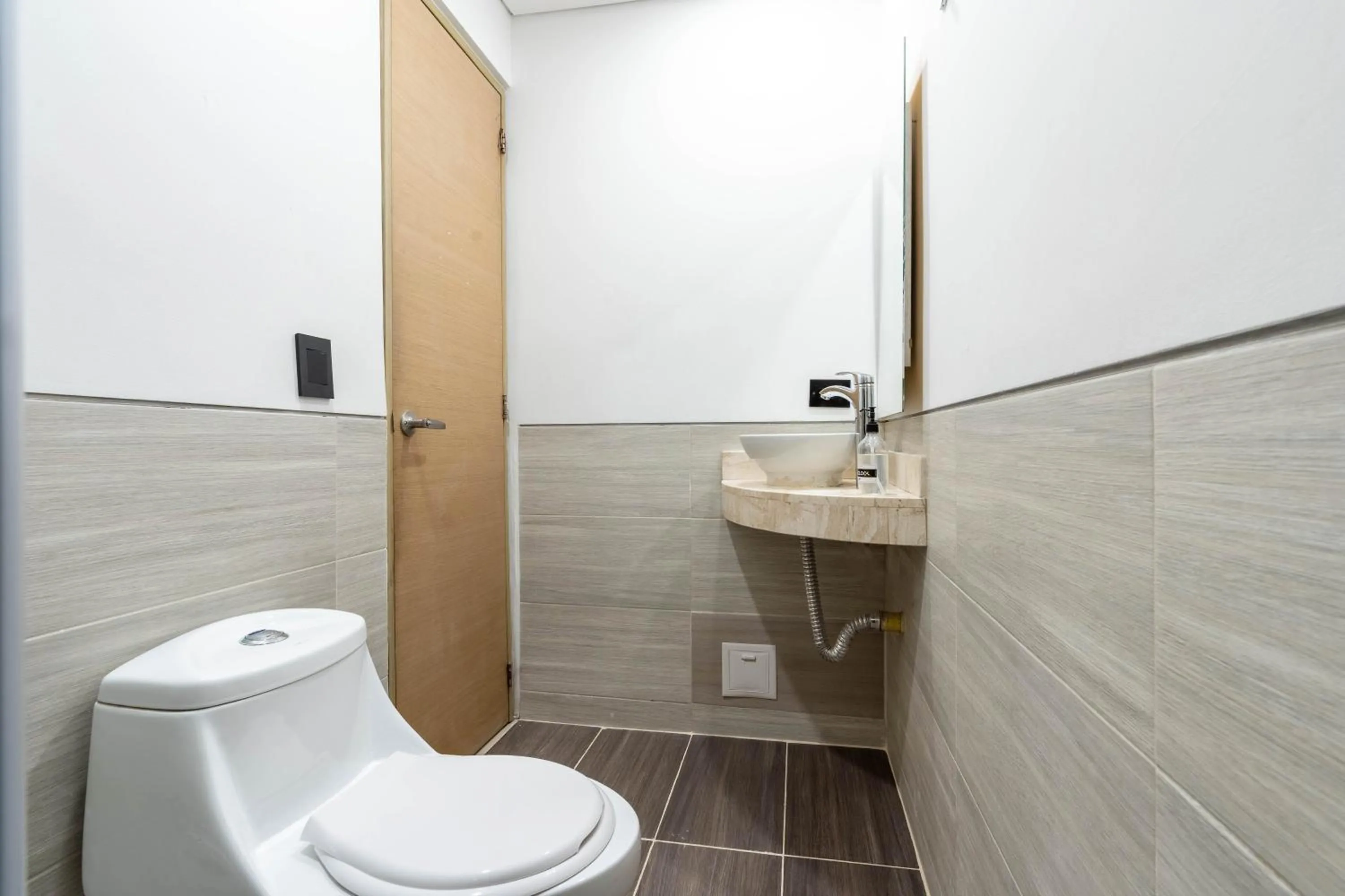 Toilet in Hotel Time Oclock