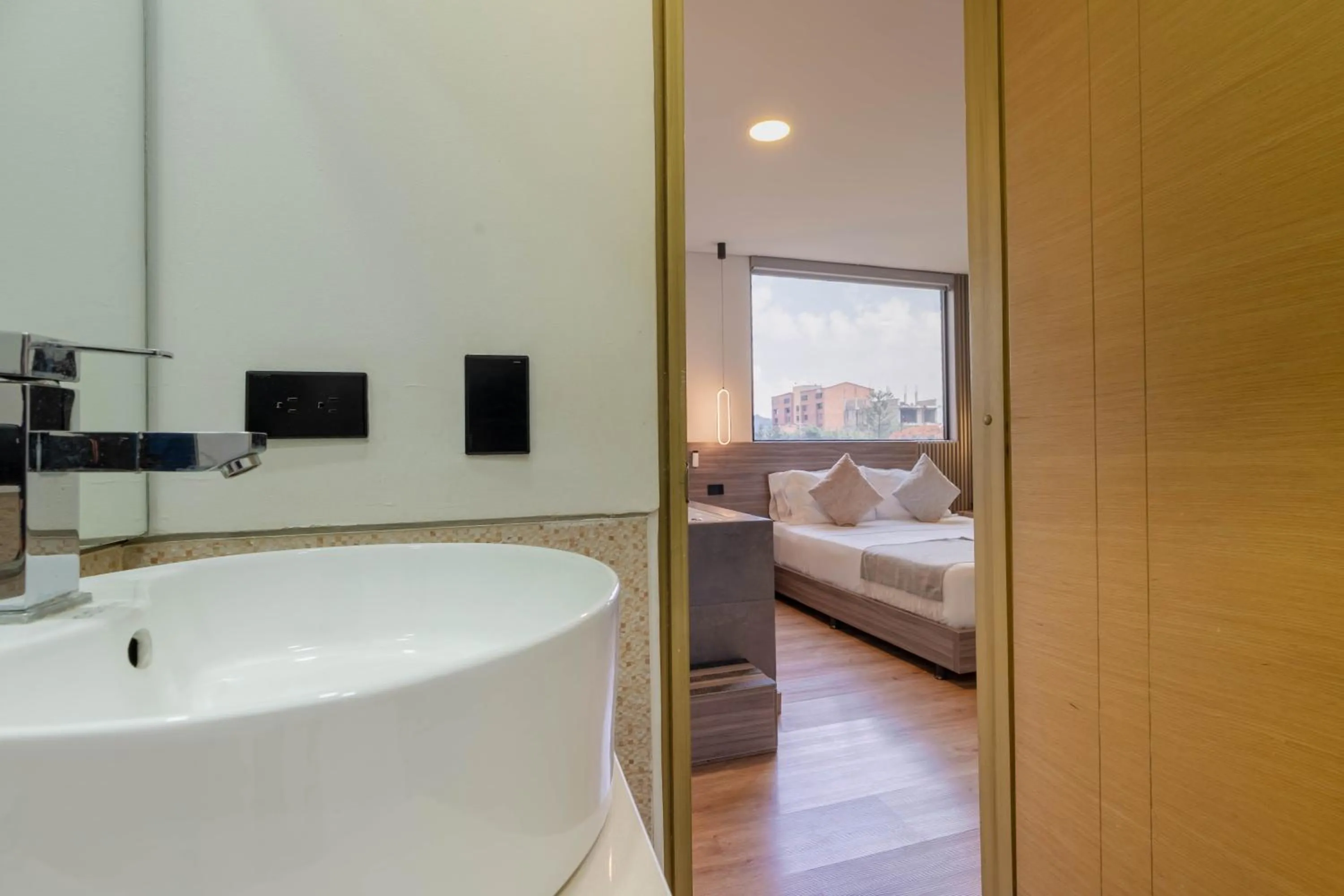 Bathroom, Bed in Hotel Time Oclock