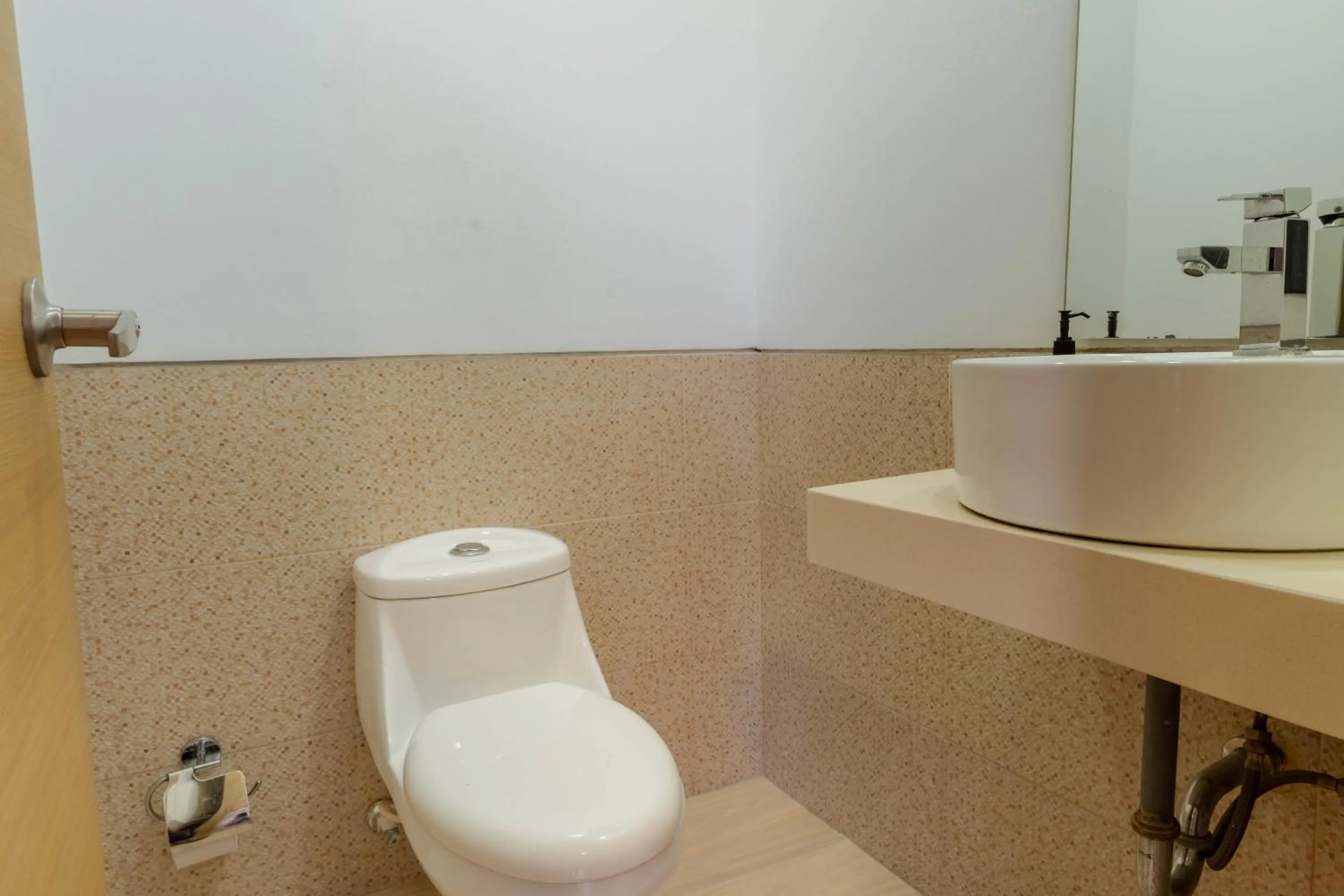 Toilet in Hotel Time Oclock