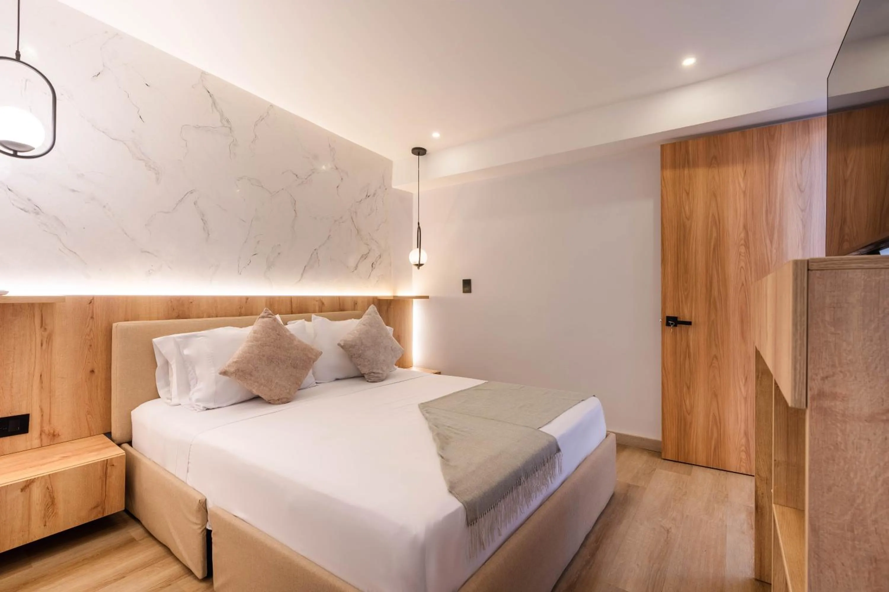 Photo of the whole room, Bed in Hotel Time Oclock