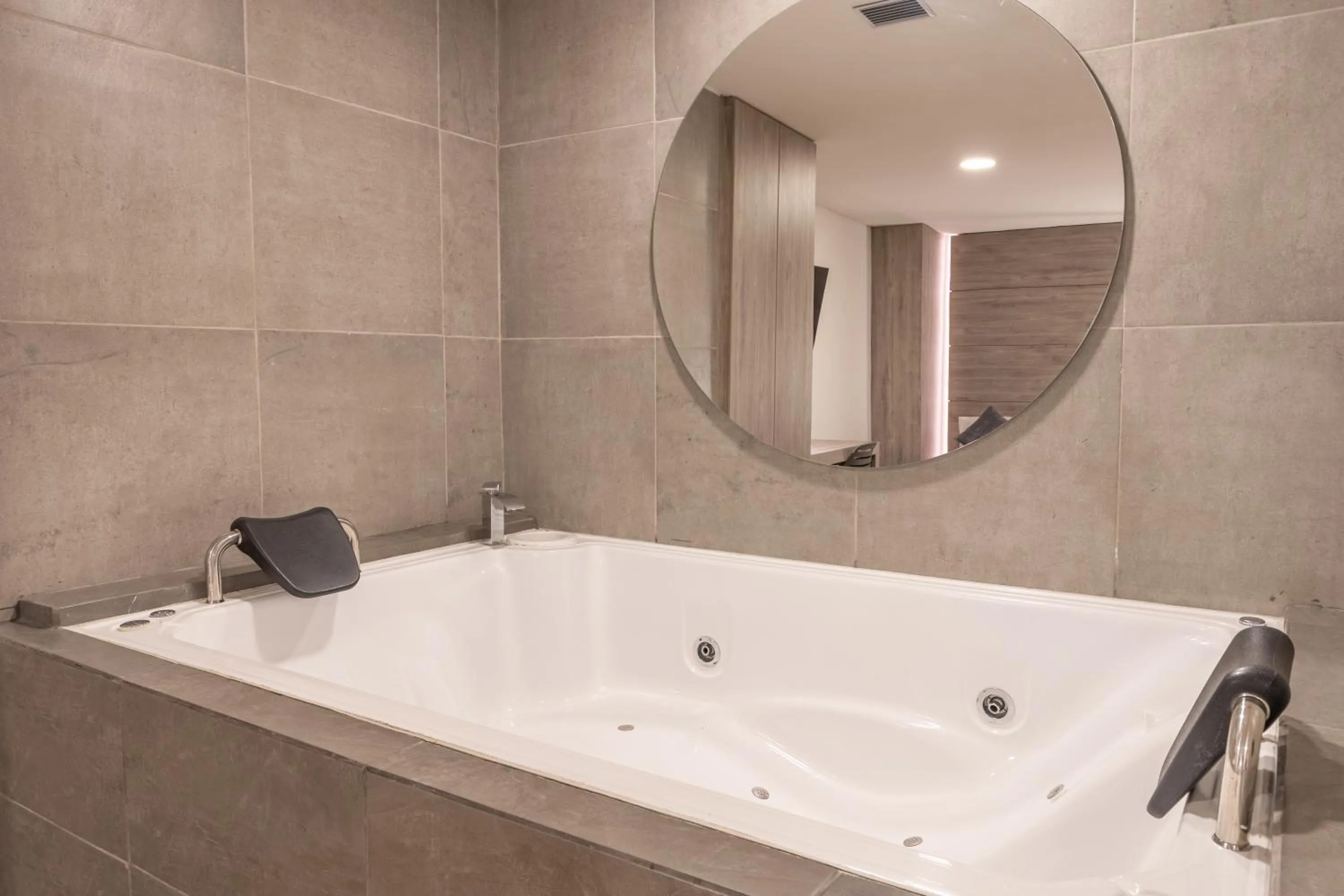 Bath in Hotel Time Oclock