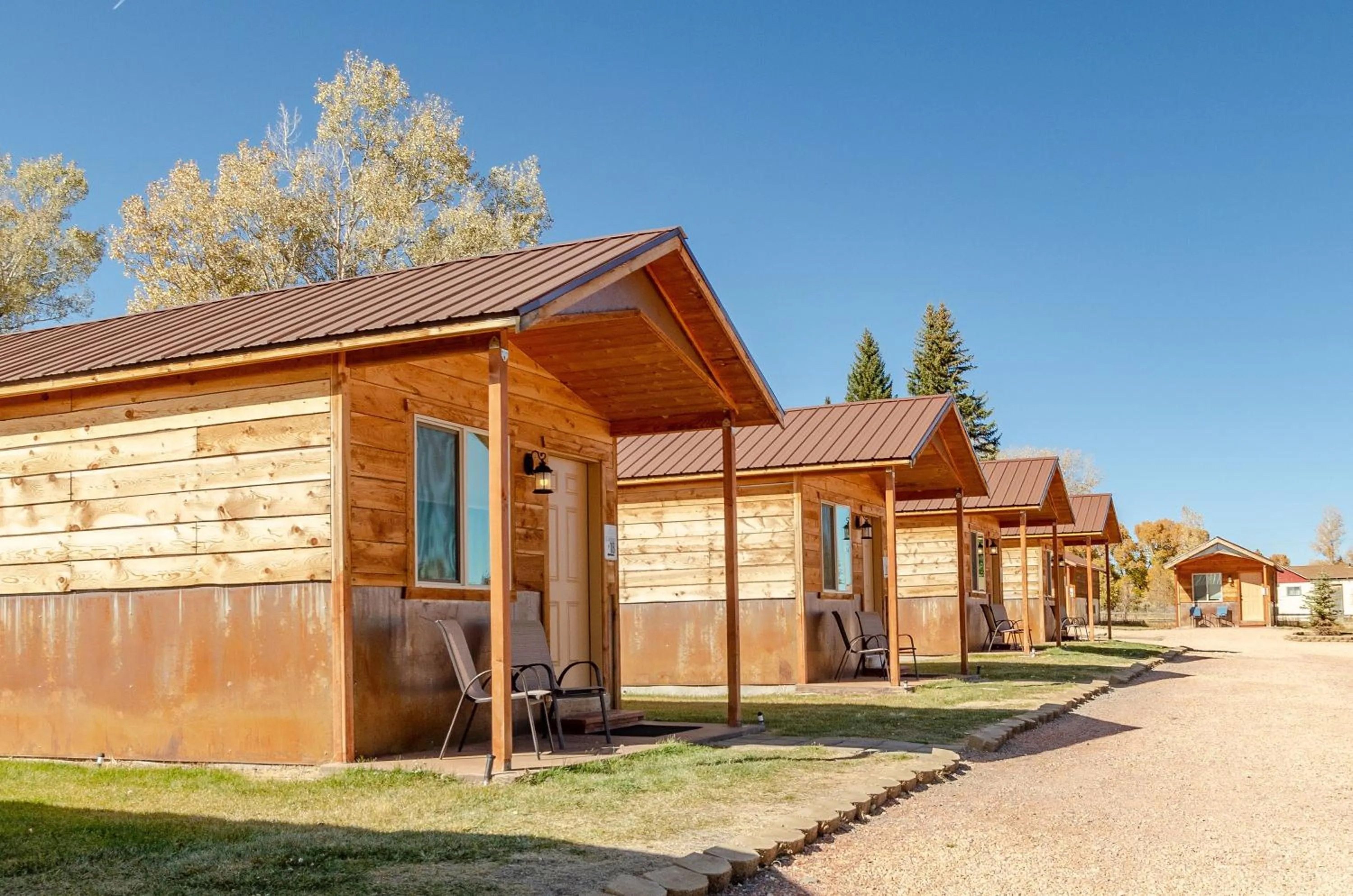Mountain Ridge Cabins & Lodging Between Bryce and Zion National Park