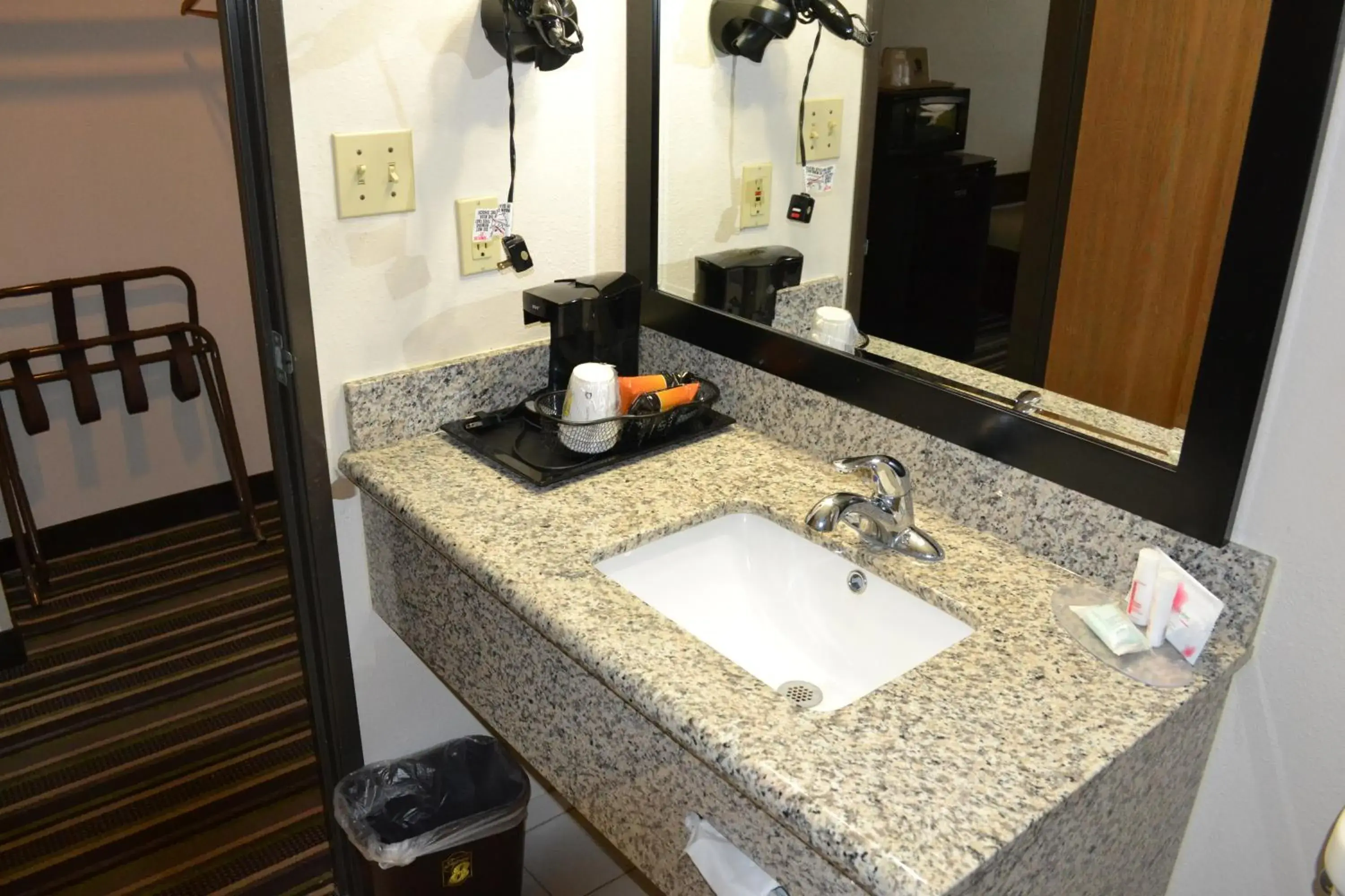 King Room - Disability Access/Non-Smoking in Super 8 by Wyndham Roswell King Room - Disability Access/Non-Smoking in Super 8 by Wyndham Roswell