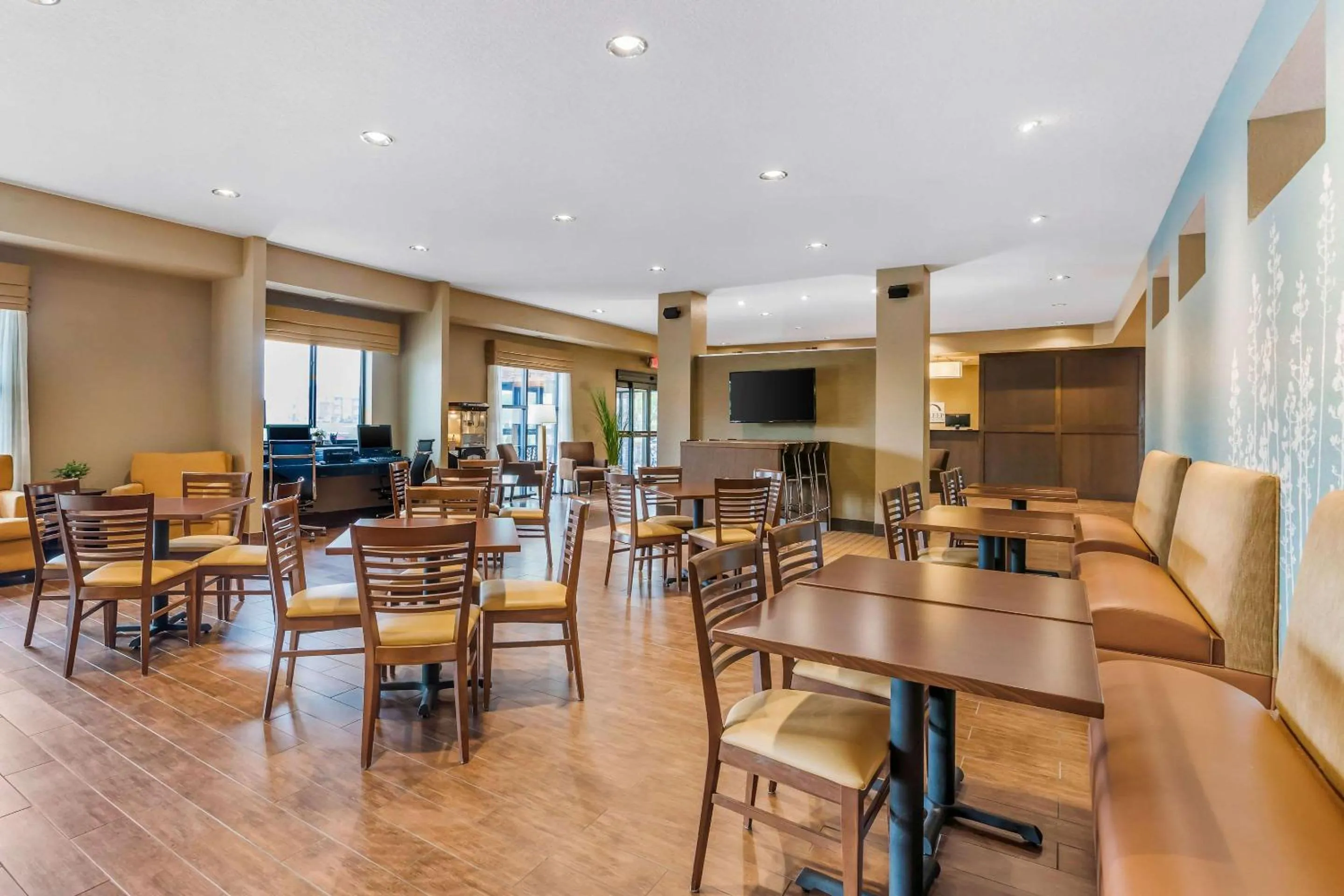 Restaurant/places to eat in Sleep Inn & Suites Ames near ISU Campus