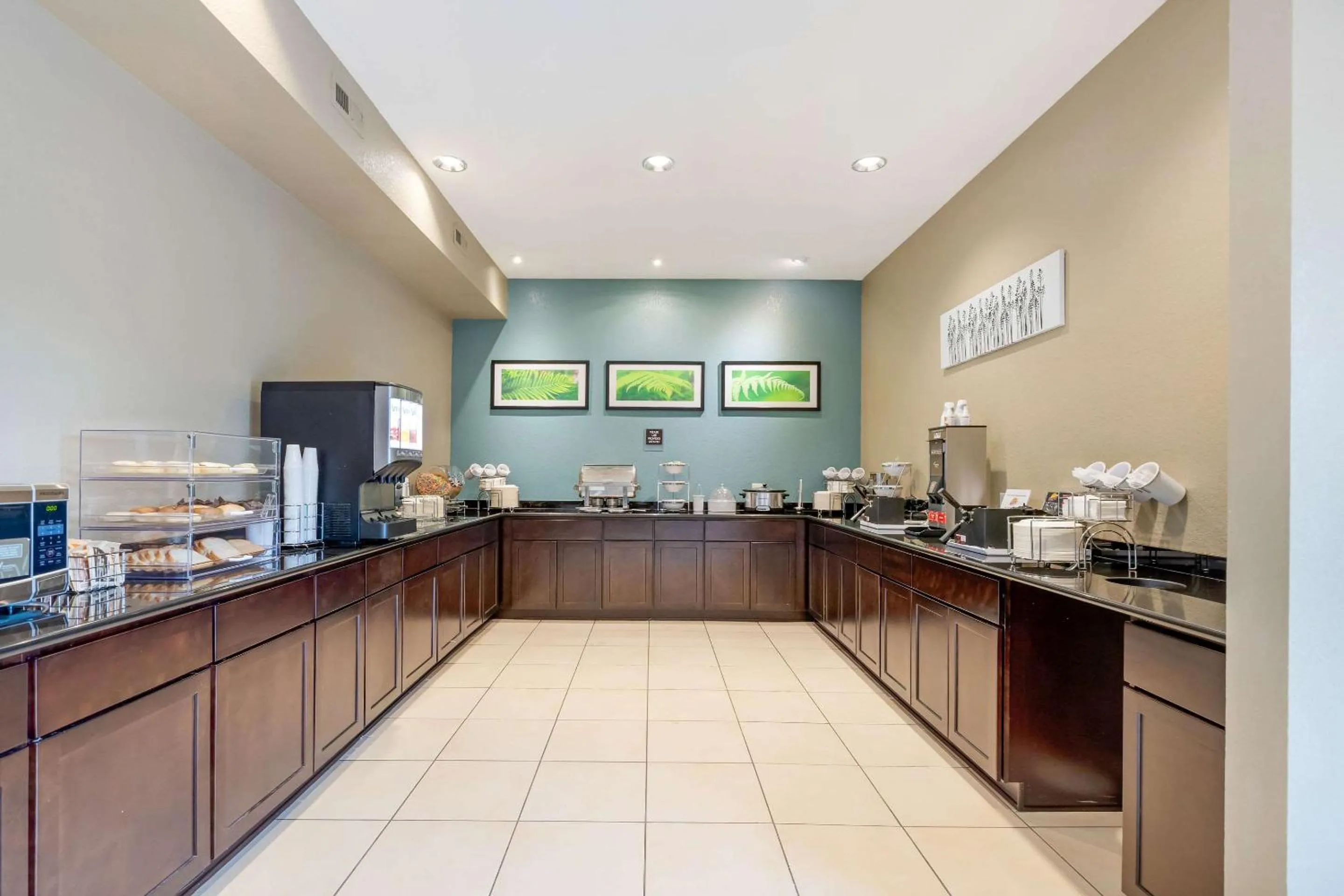 Restaurant/places to eat in Sleep Inn & Suites Ames near ISU Campus