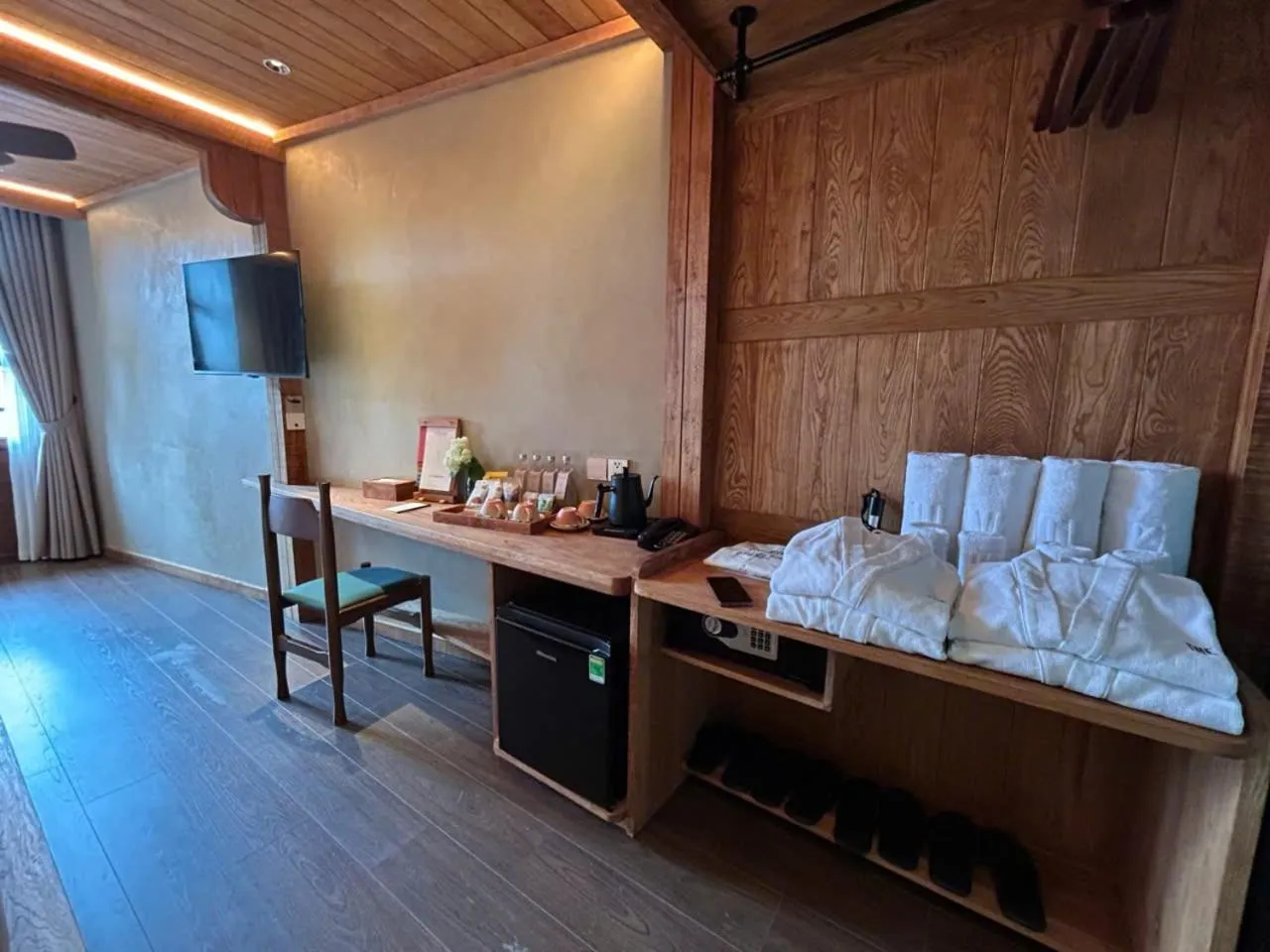 TV and multimedia, Bed in The Pink Boutique Hotel