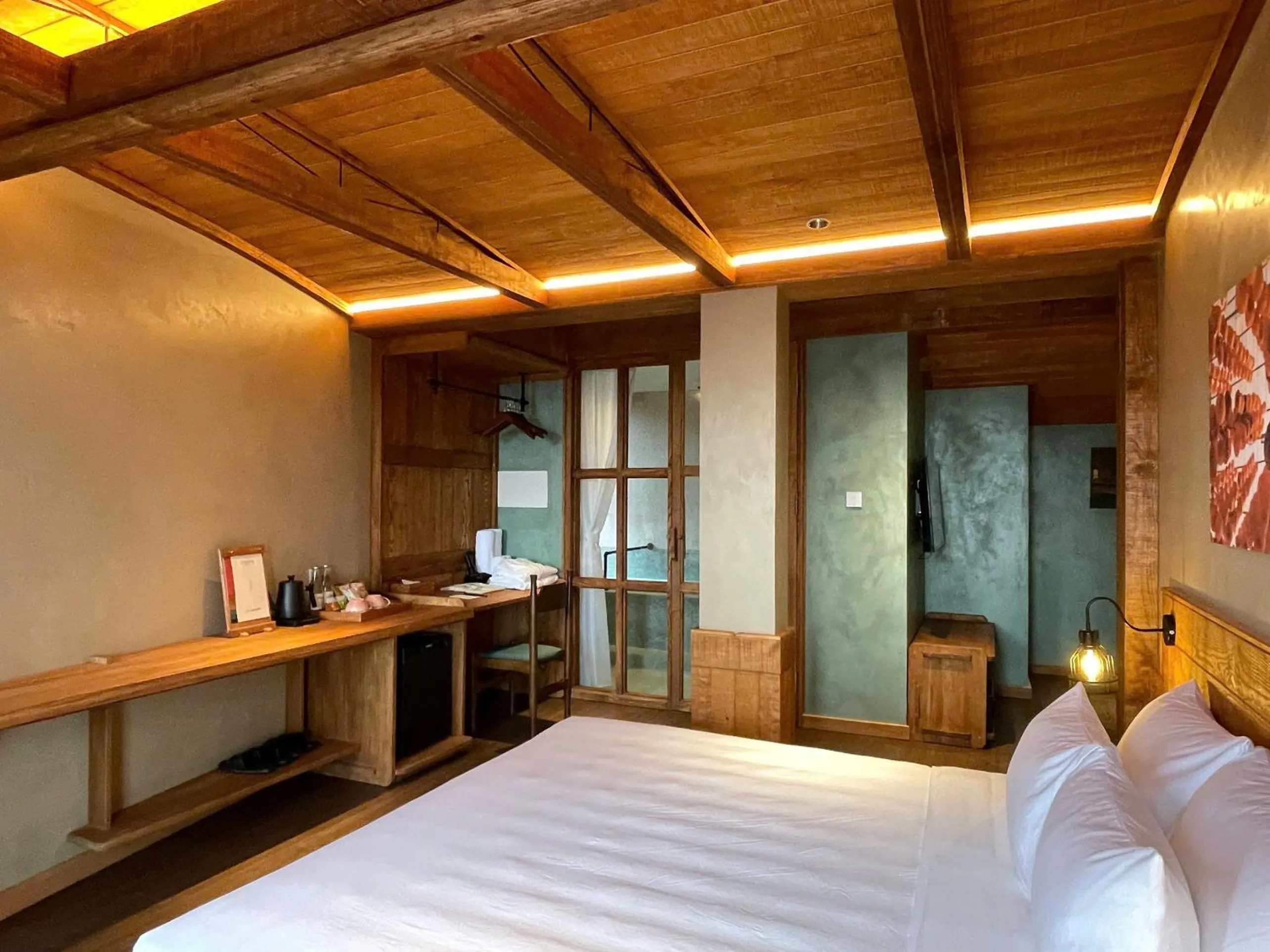 Photo of the whole room, Bed in The Pink Boutique Hotel