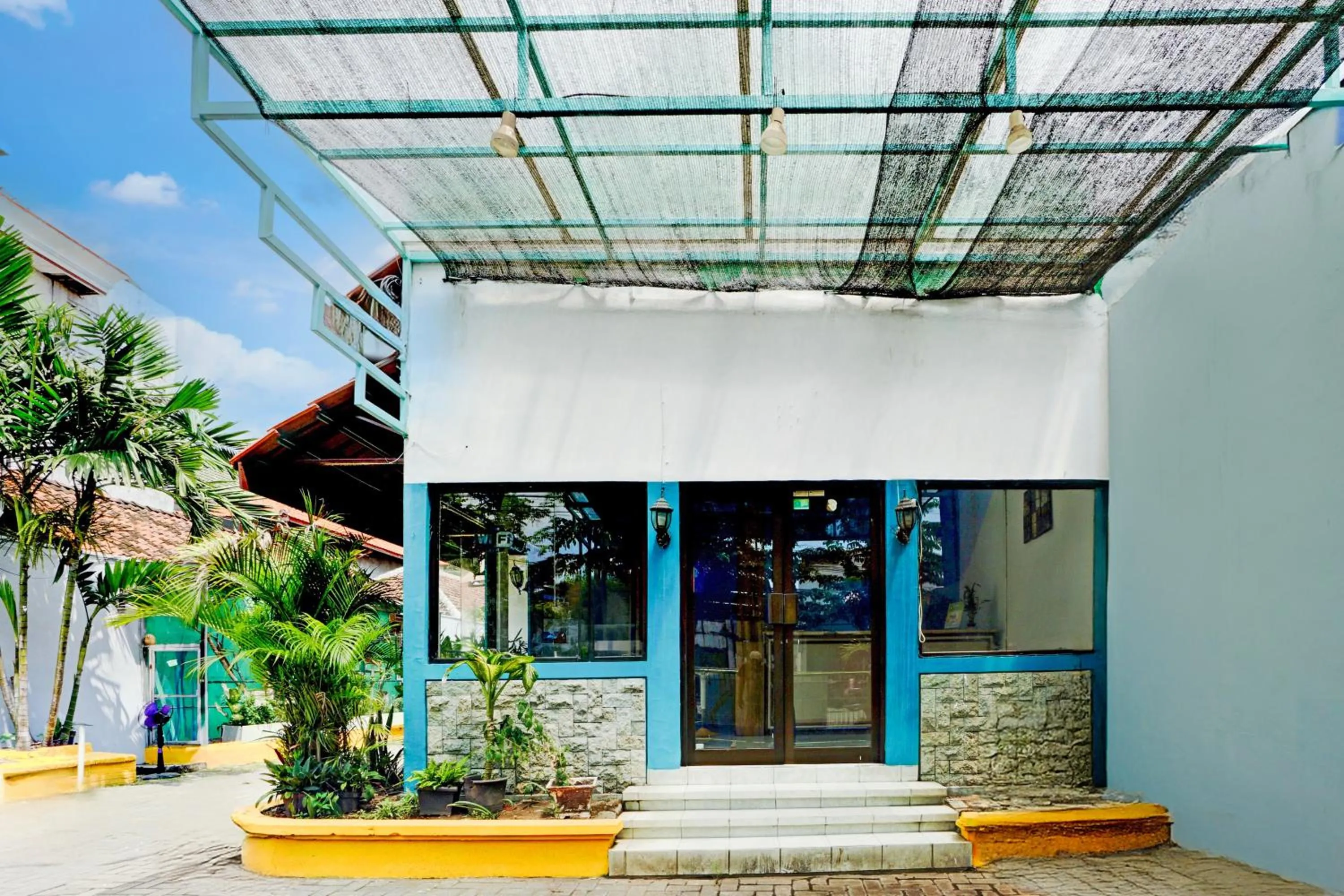 Facade/entrance in Hotel O Bungurasih Near Juanda International Airport Formerly Griya Waru Hotel