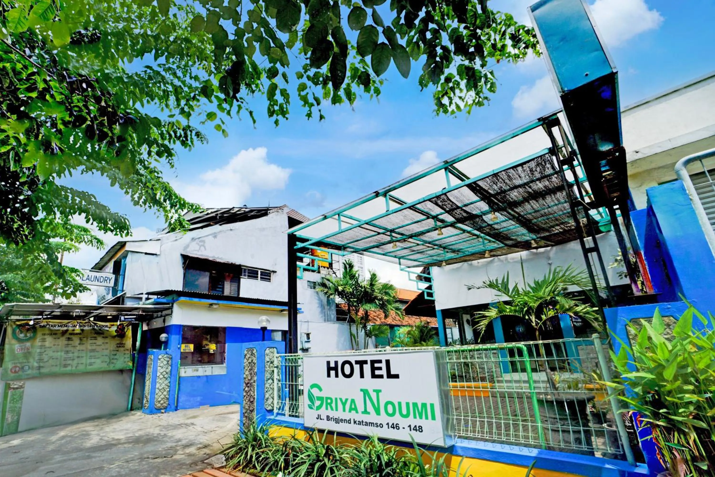 Facade/entrance in Hotel O Bungurasih Near Juanda International Airport Formerly Griya Waru Hotel