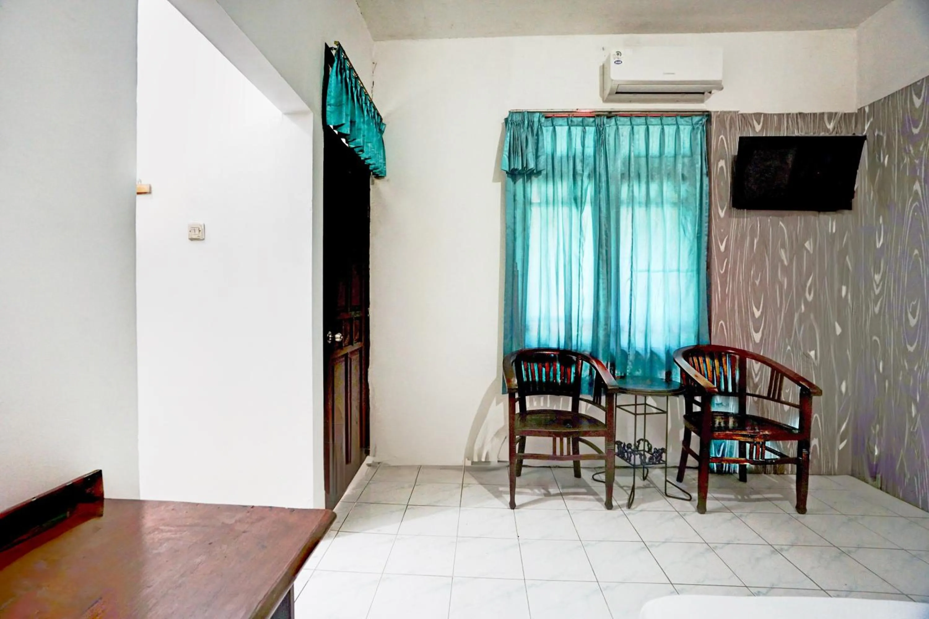 Bedroom in Hotel O Bungurasih Near Juanda International Airport Formerly Griya Waru Hotel