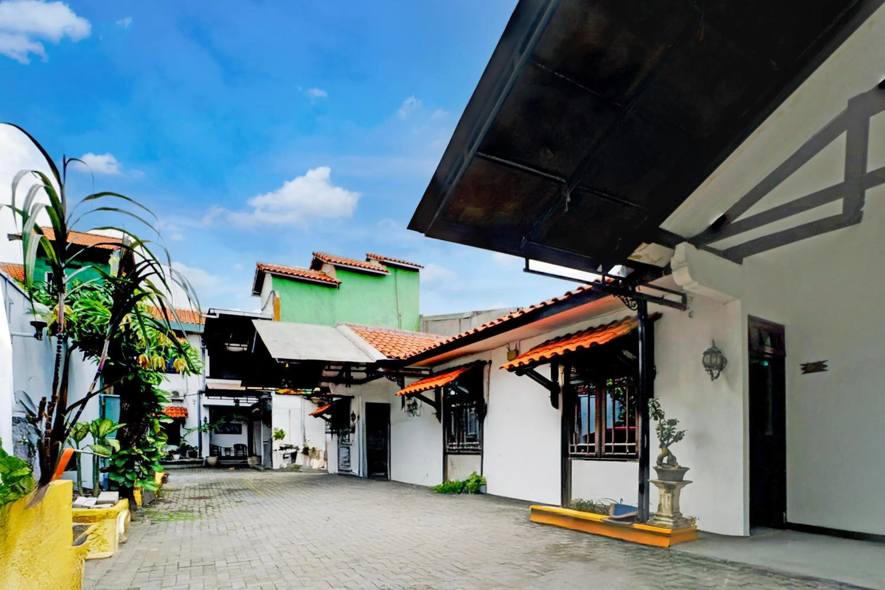 Lobby or reception in Hotel O Bungurasih Near Juanda International Airport Formerly Griya Waru Hotel