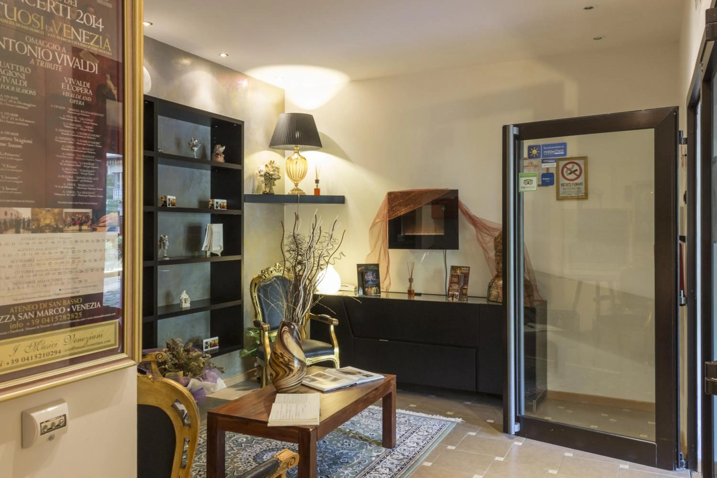 Lobby or reception in Hotel Feel Inn Venice Airport