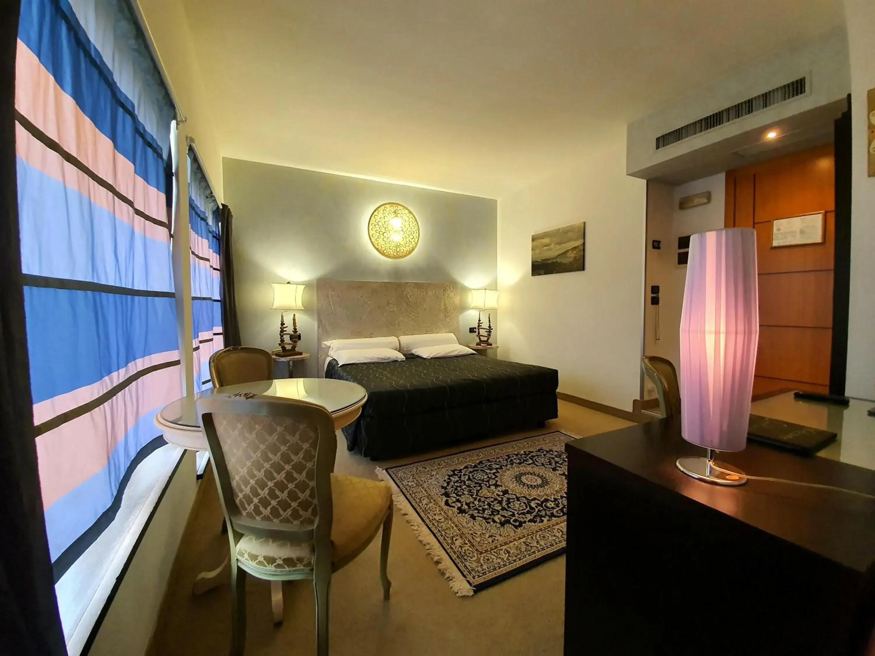 View (from property/room), Bed in Hotel Feel Inn Venice Airport View (from property/room), Bed in Hotel Feel Inn Venice Airport