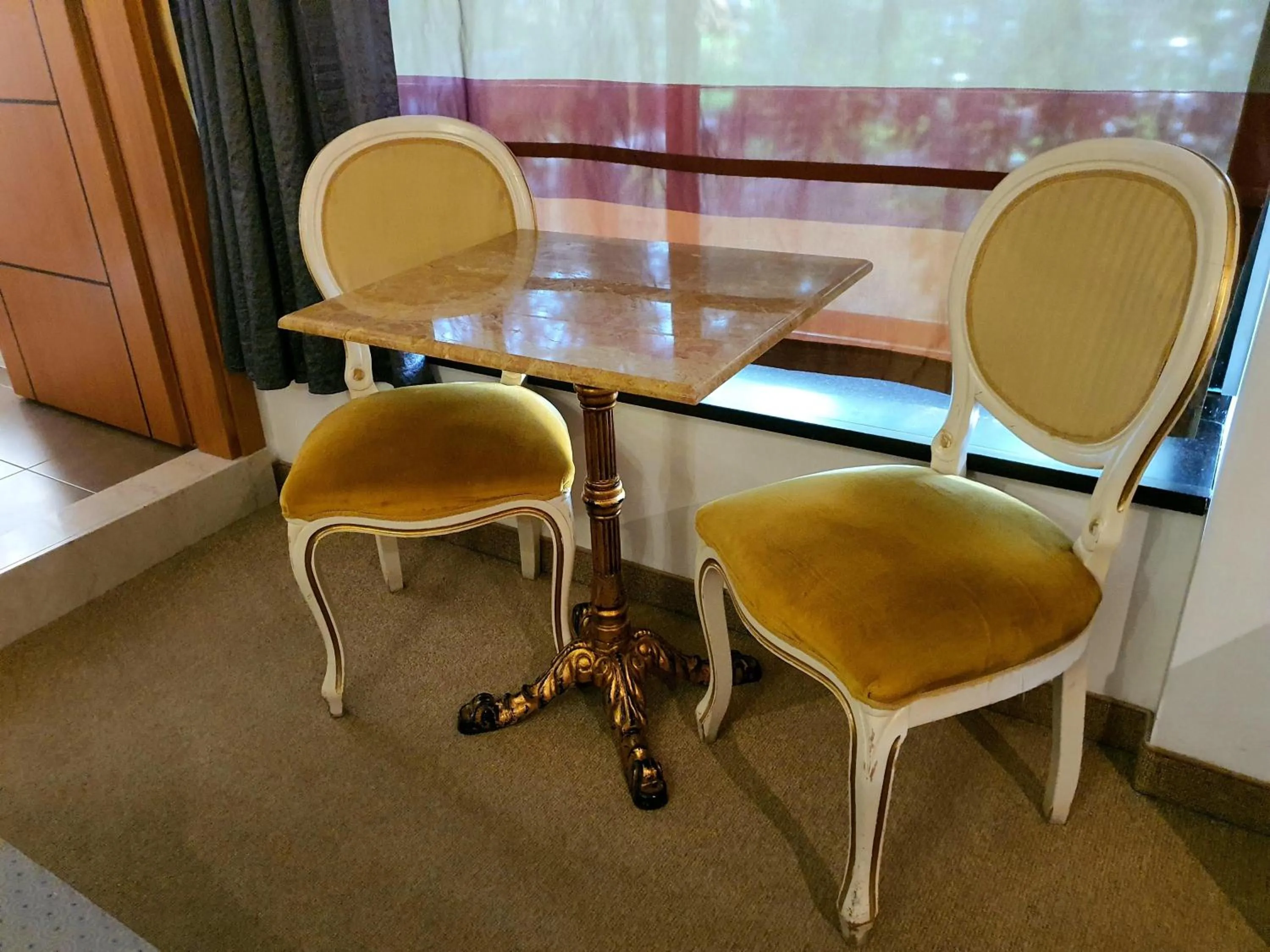 Seating area in Hotel Feel Inn Venice Airport