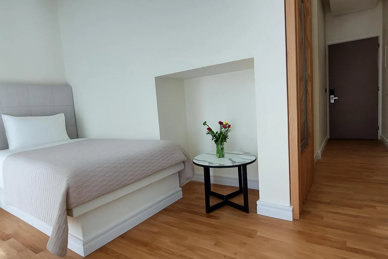 Bed in Elite Patras Suites