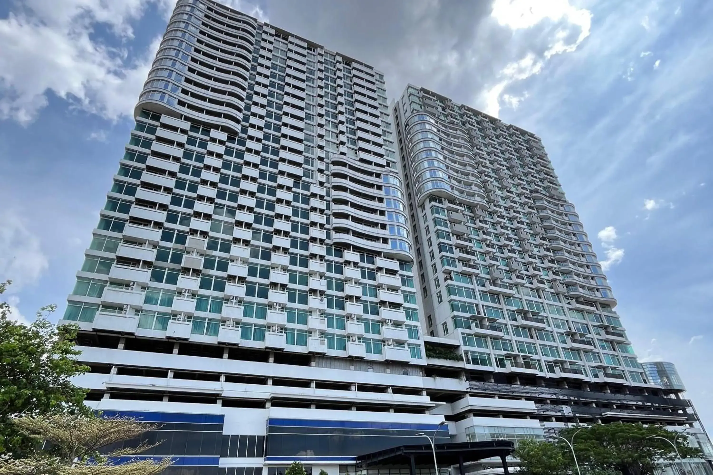 Property building in Howard Johnson By Wyndham Tangerang Property building in Howard Johnson By Wyndham Tangerang