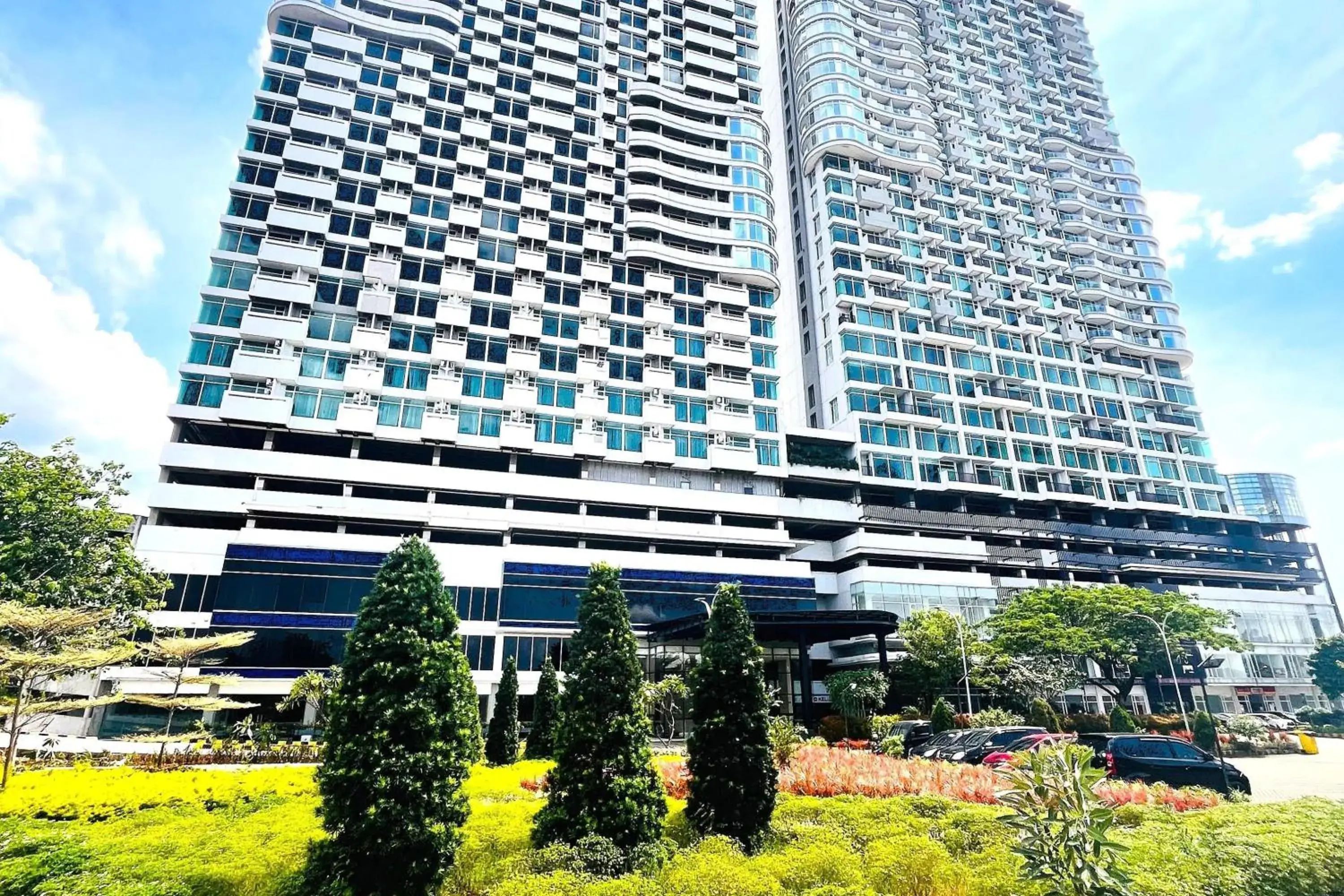 Property building in Howard Johnson By Wyndham Tangerang Property building in Howard Johnson By Wyndham Tangerang