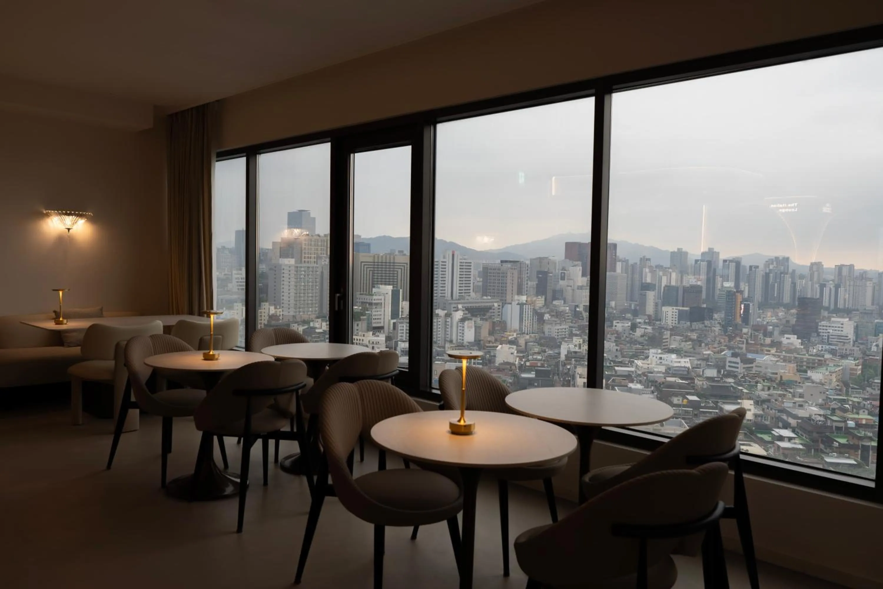 Restaurant/places to eat in Eliena Hotel Seoul Gangnam