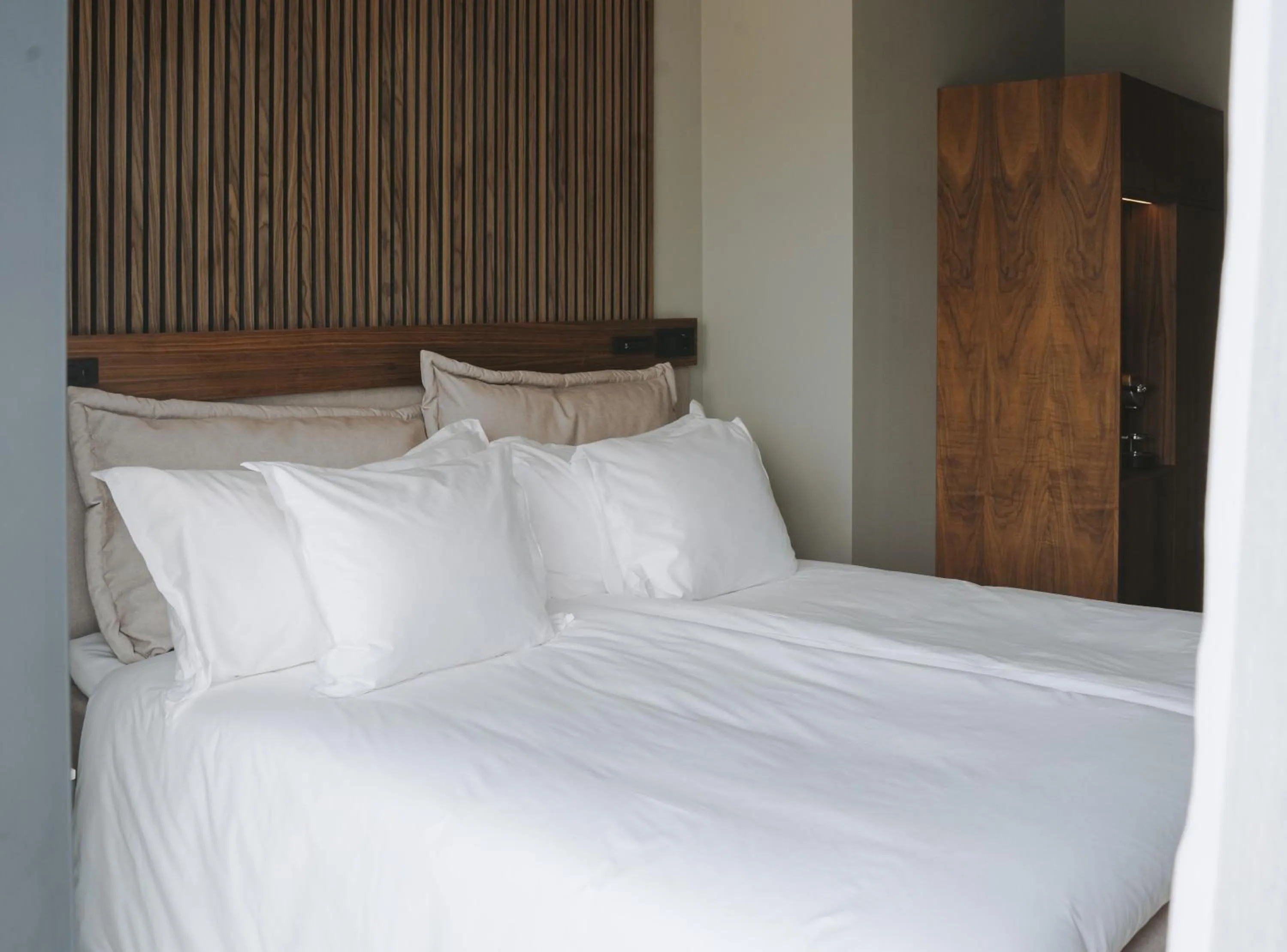 Deluxe Double Room - single occupancy in Season Hotel