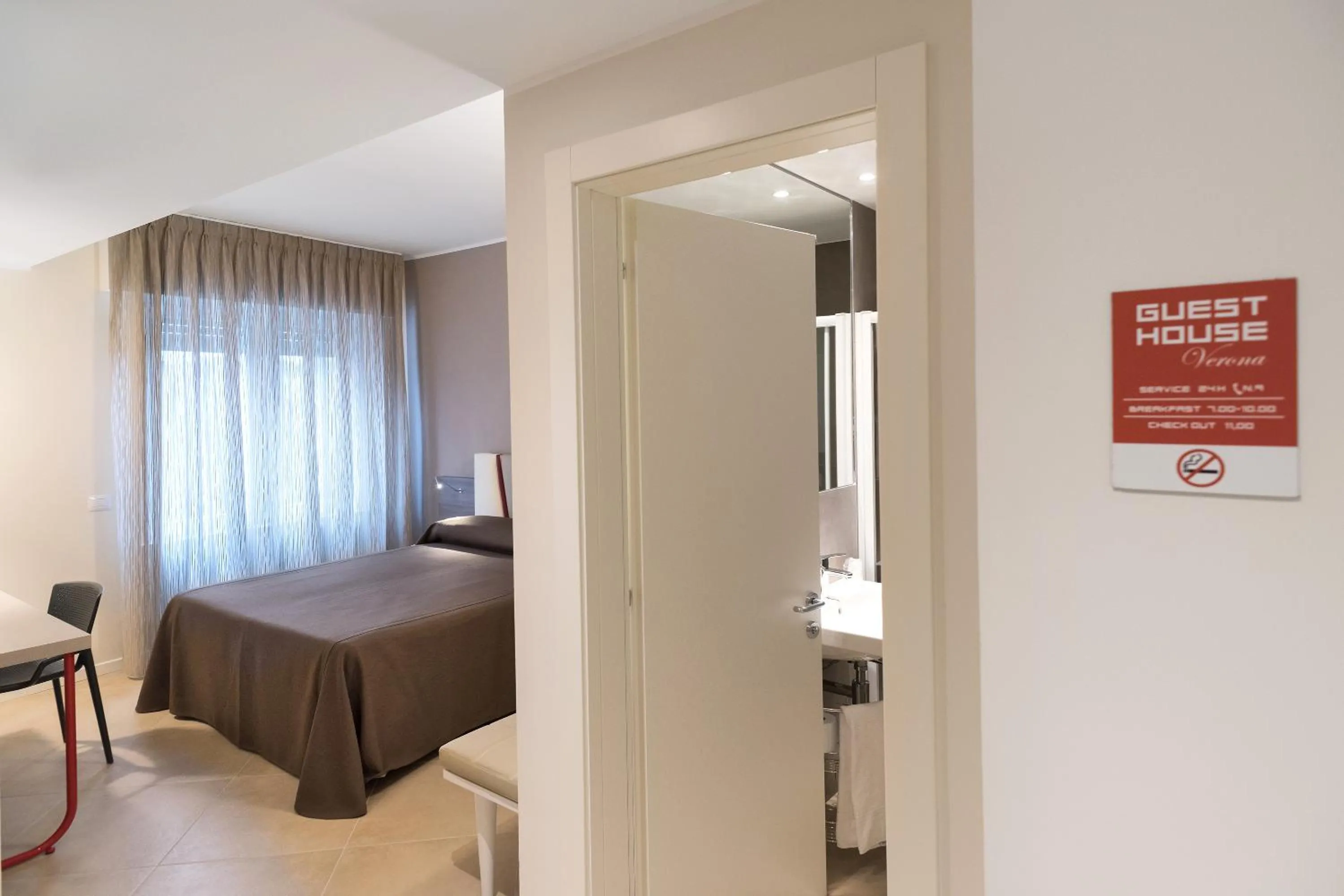 Photo of the whole room, Bed in Guesthouse Verona