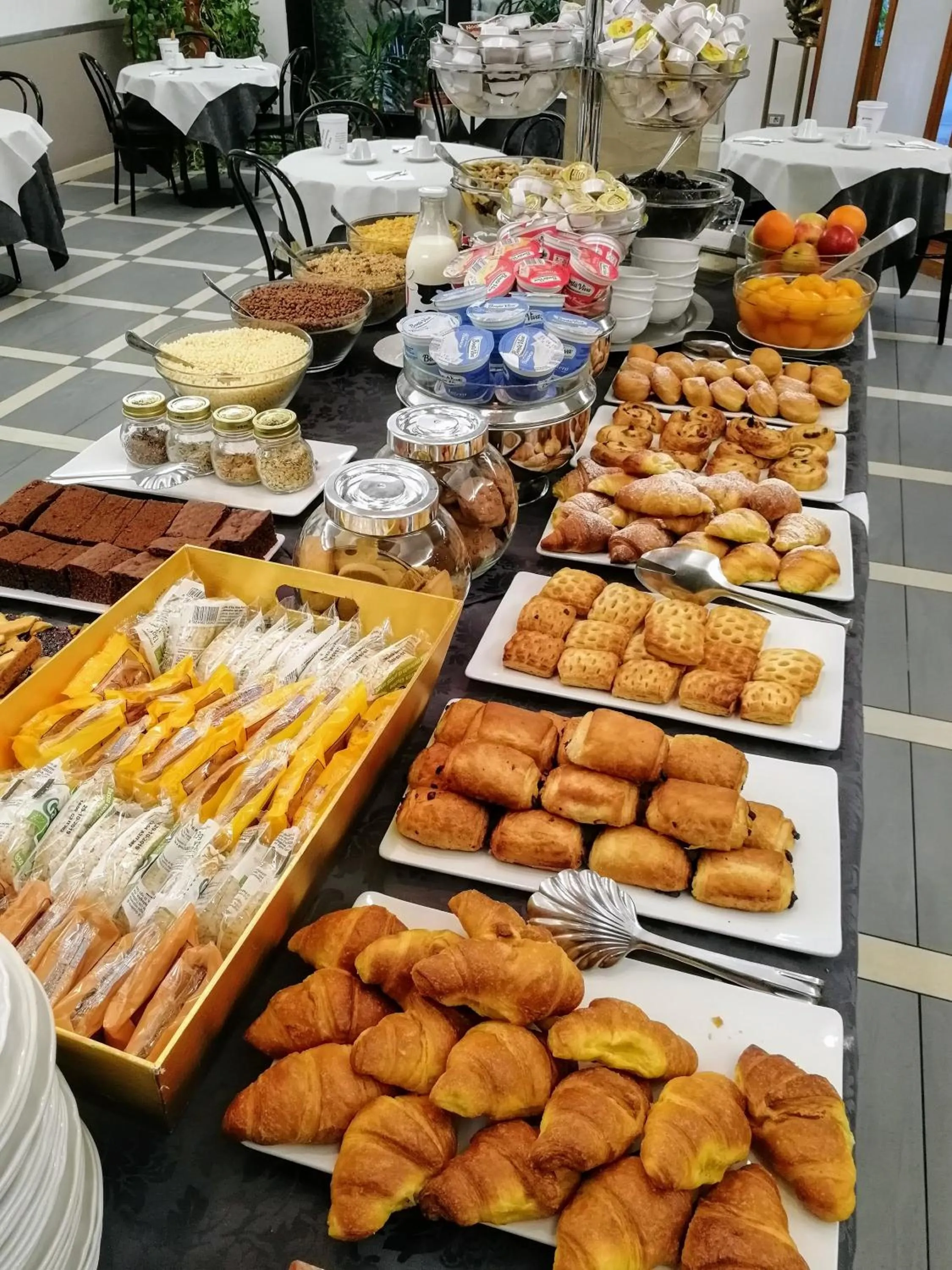 Buffet breakfast in Guesthouse Verona