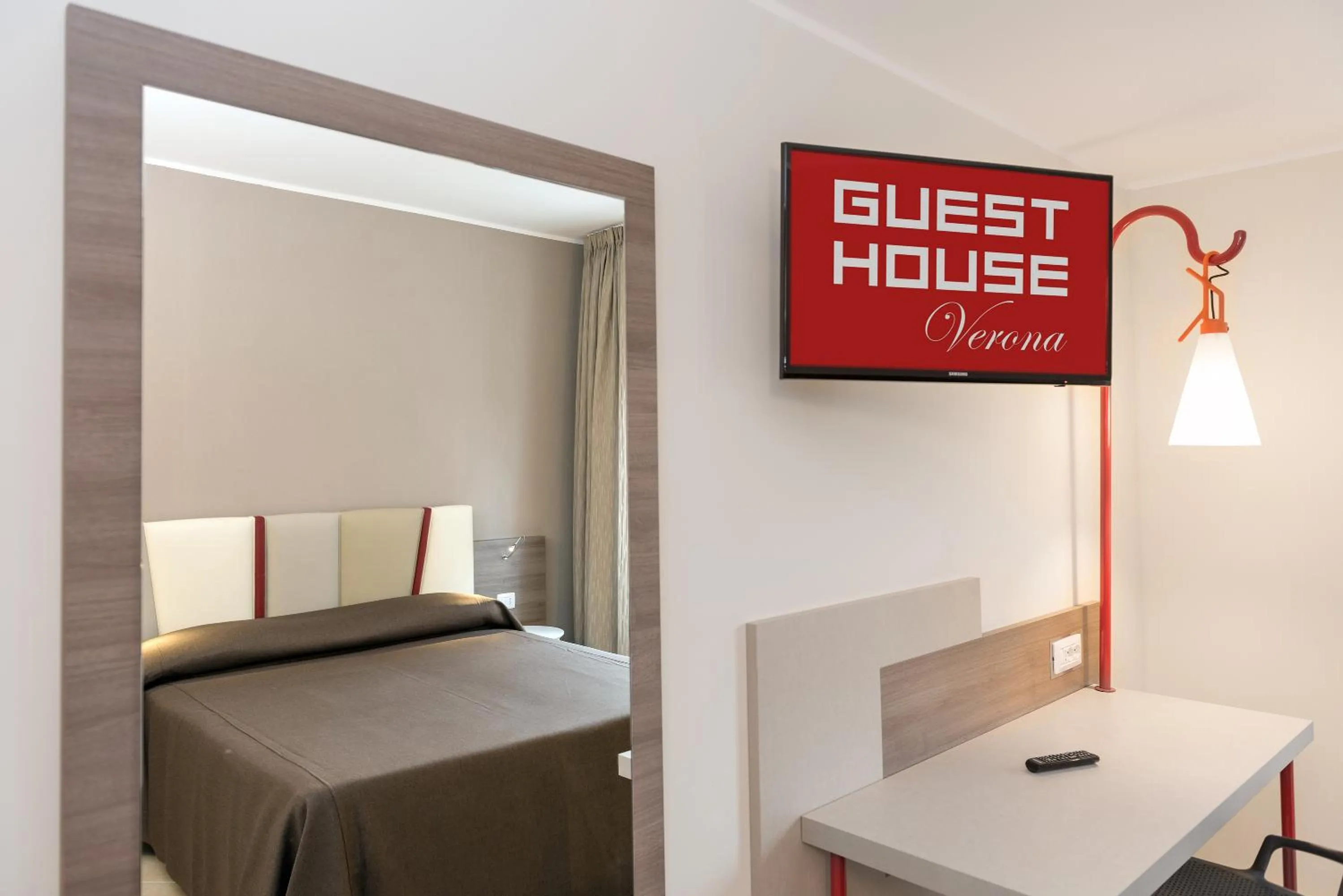 Property logo or sign, Bed in Guesthouse Verona