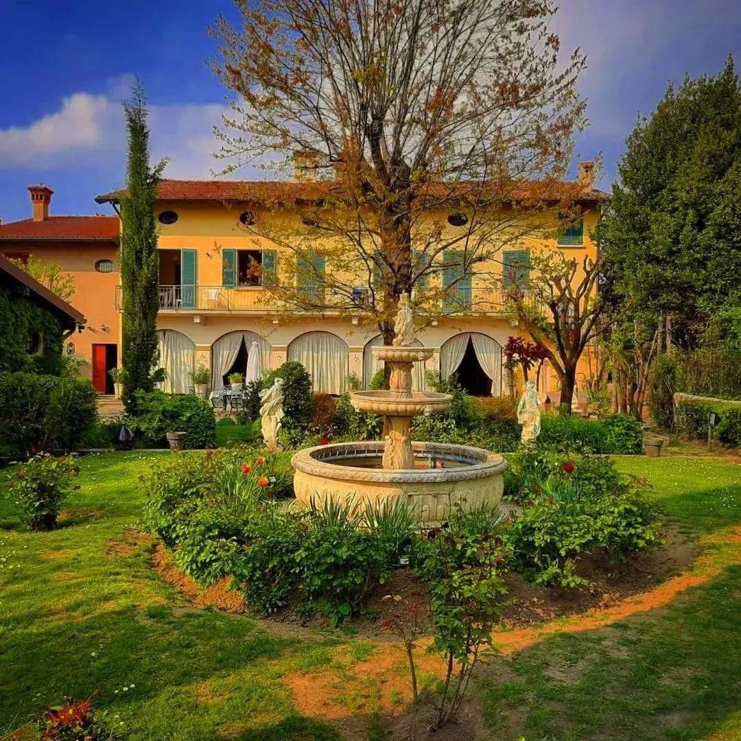 Cascina CORTEPRIMAVERA, B&B del Baliot Cascina CORTEPRIMAVERA, B&B del Baliot