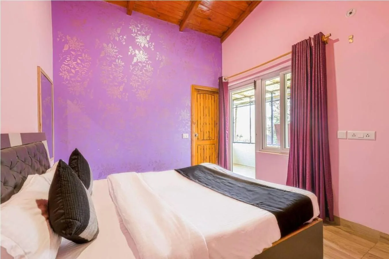 Neem Karoli Green Valley Luxury Villa