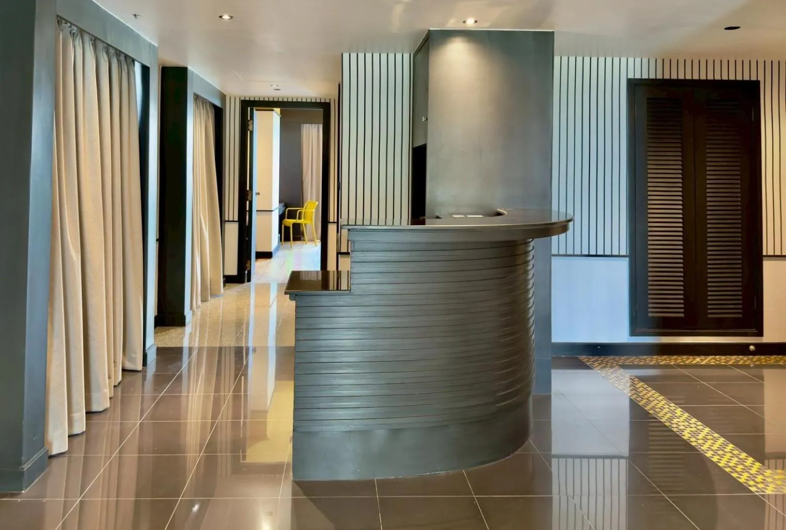 Kitchen or kitchenette in The Quarter Saphankhwai by UHG