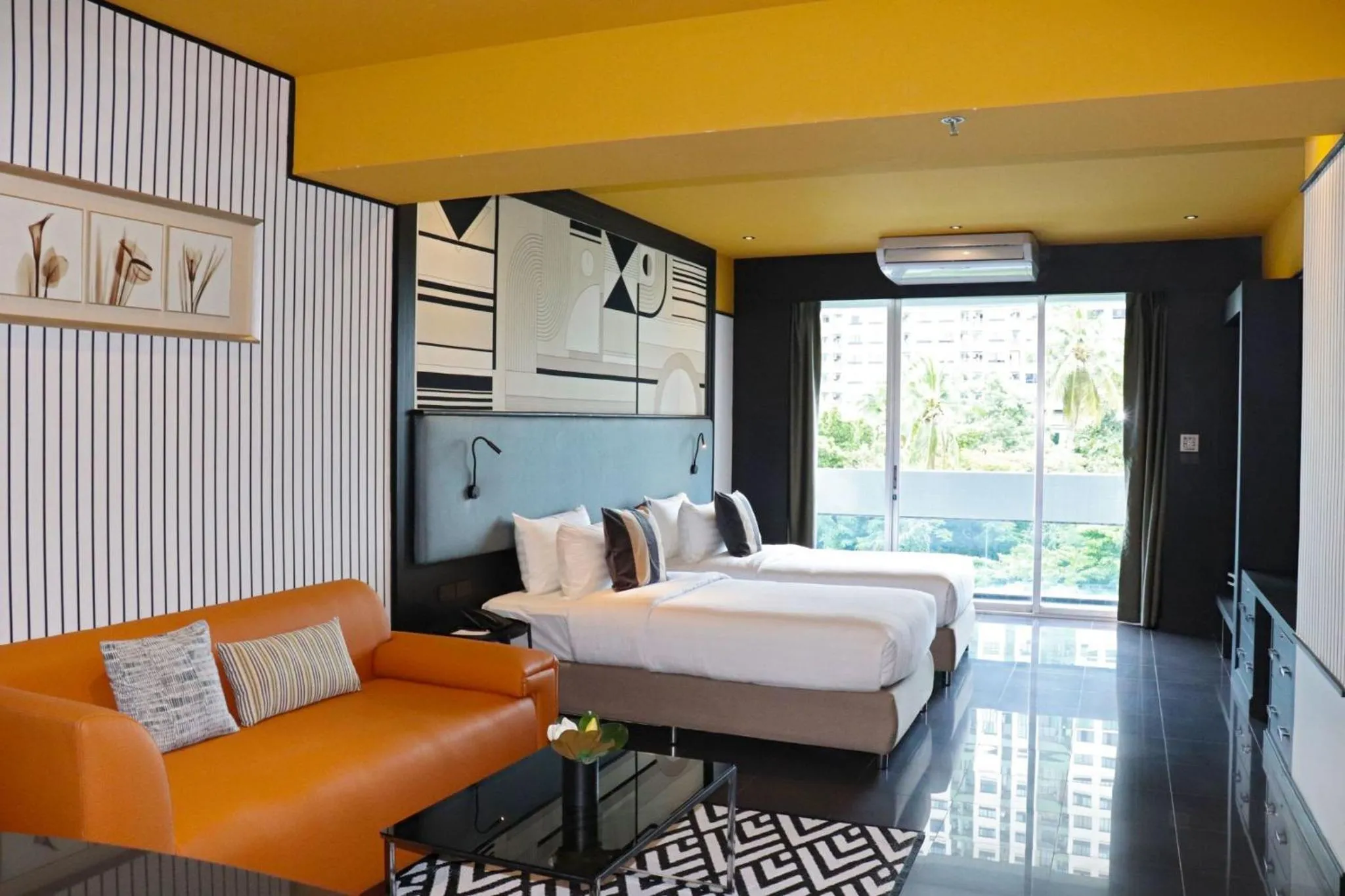 Bedroom, Bed in The Quarter Saphankhwai by UHG